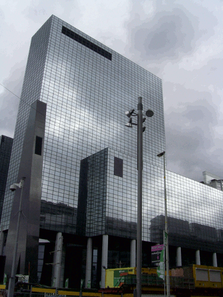 330.gif (195234 bytes)