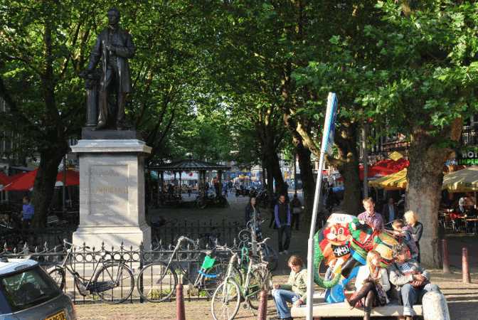 998.gif (232279 bytes)