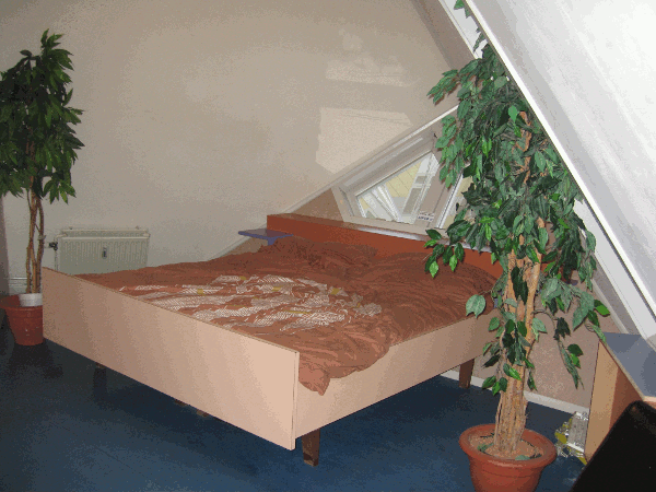 1080.gif (153929 bytes)