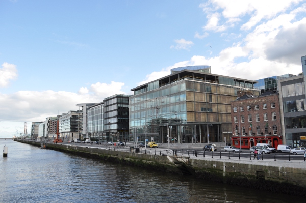 160.jpg (155732 bytes)