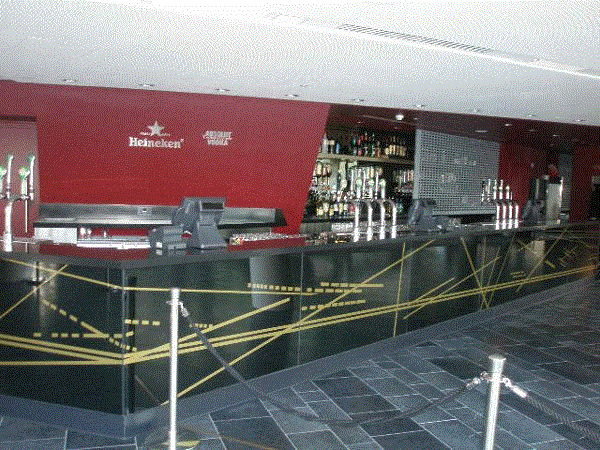 220.gif (250910 bytes)