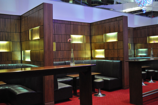 430.jpg (154135 bytes)