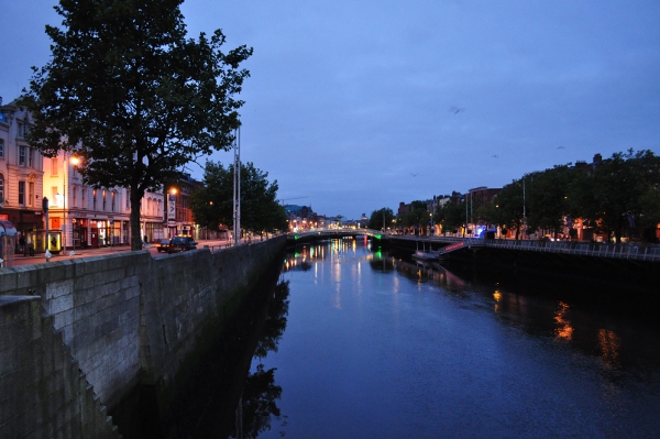 600.jpg (154109 bytes)