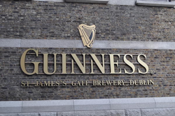 710.jpg (151473 bytes)