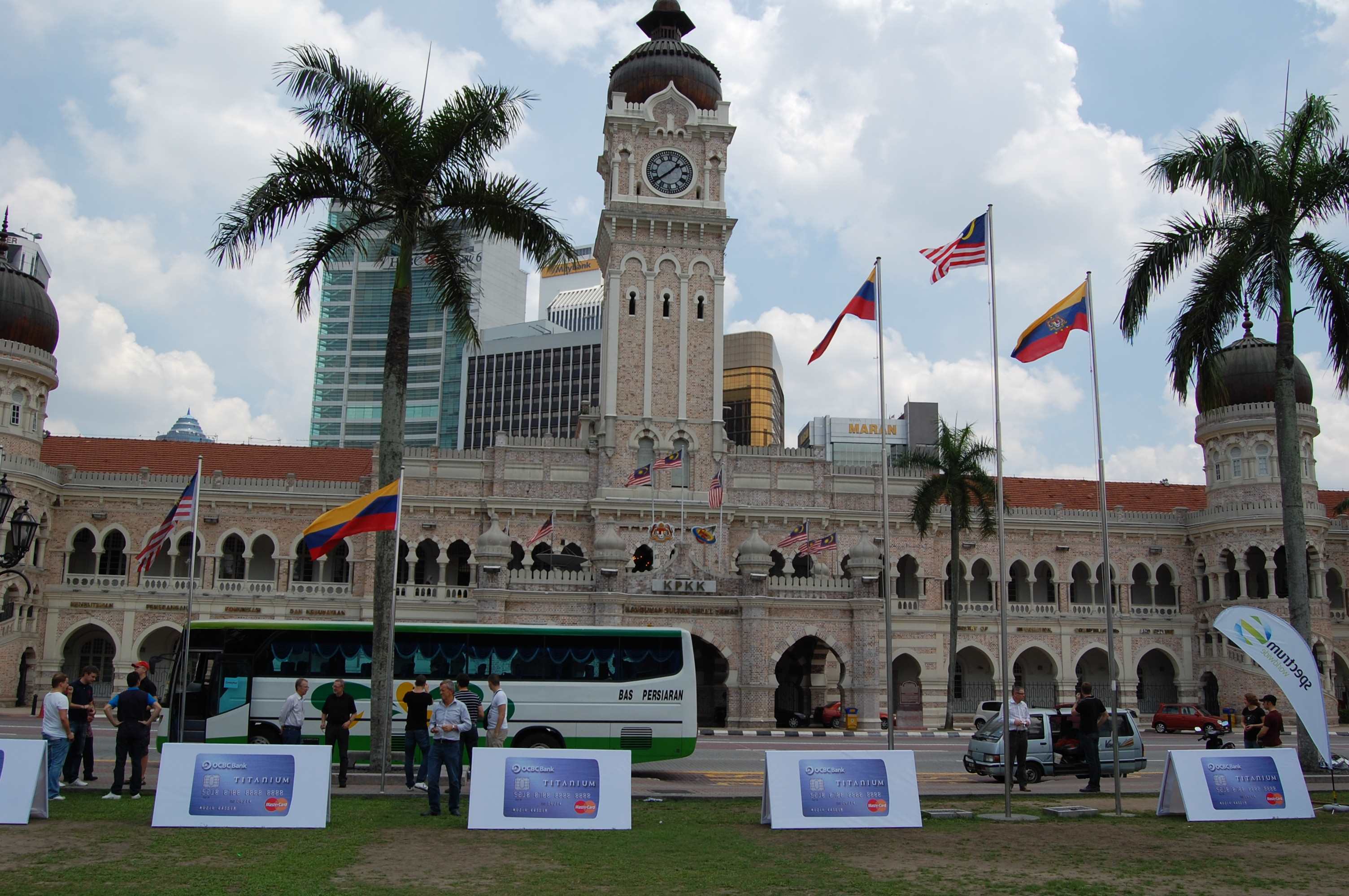 160.jpg (155732 bytes)