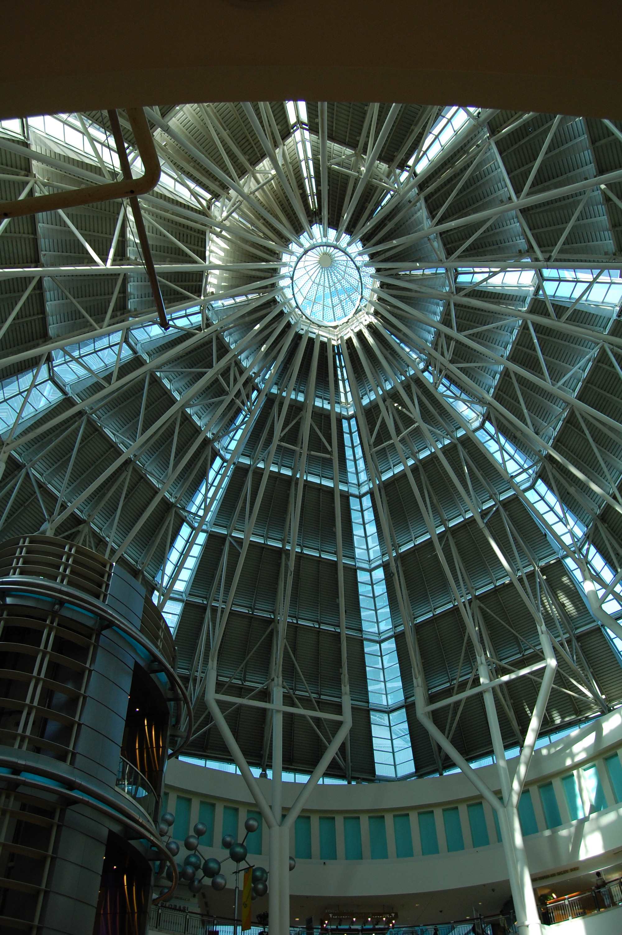 240.jpg (127199 bytes)