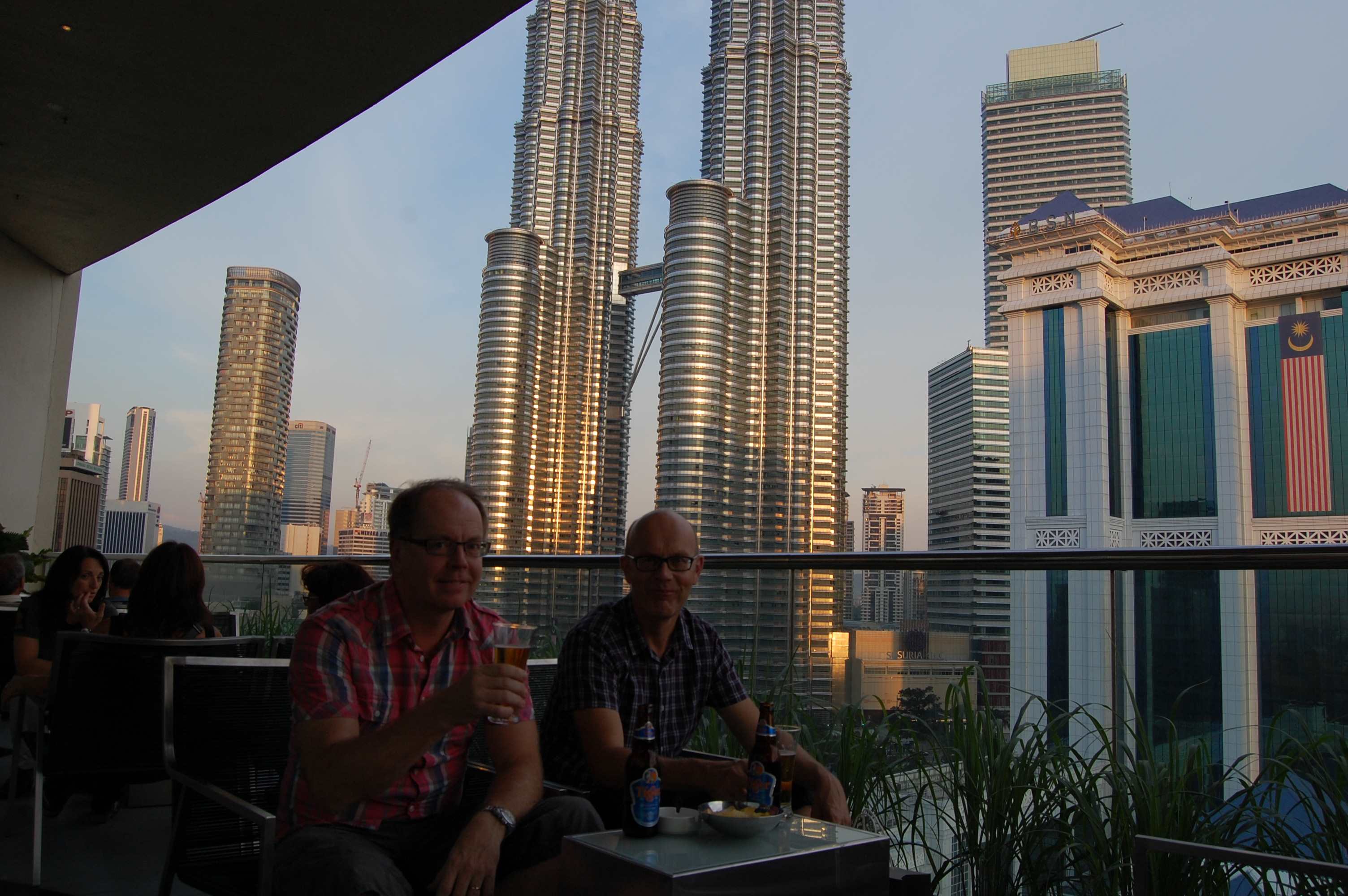 250.jpg (220273 bytes)