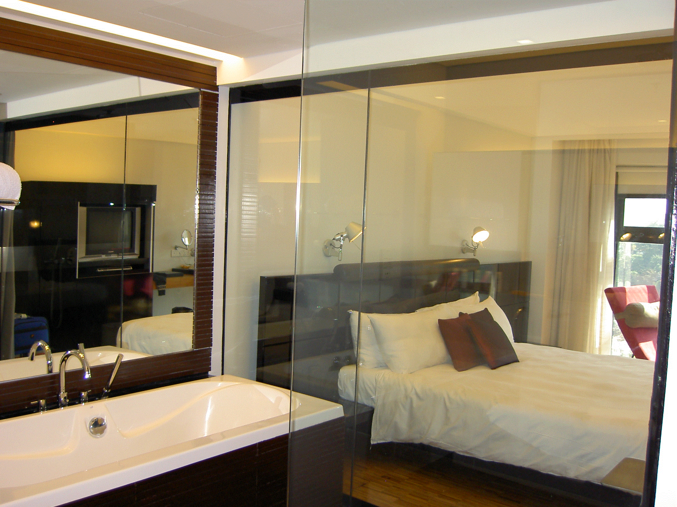 30.gif (144658 bytes)