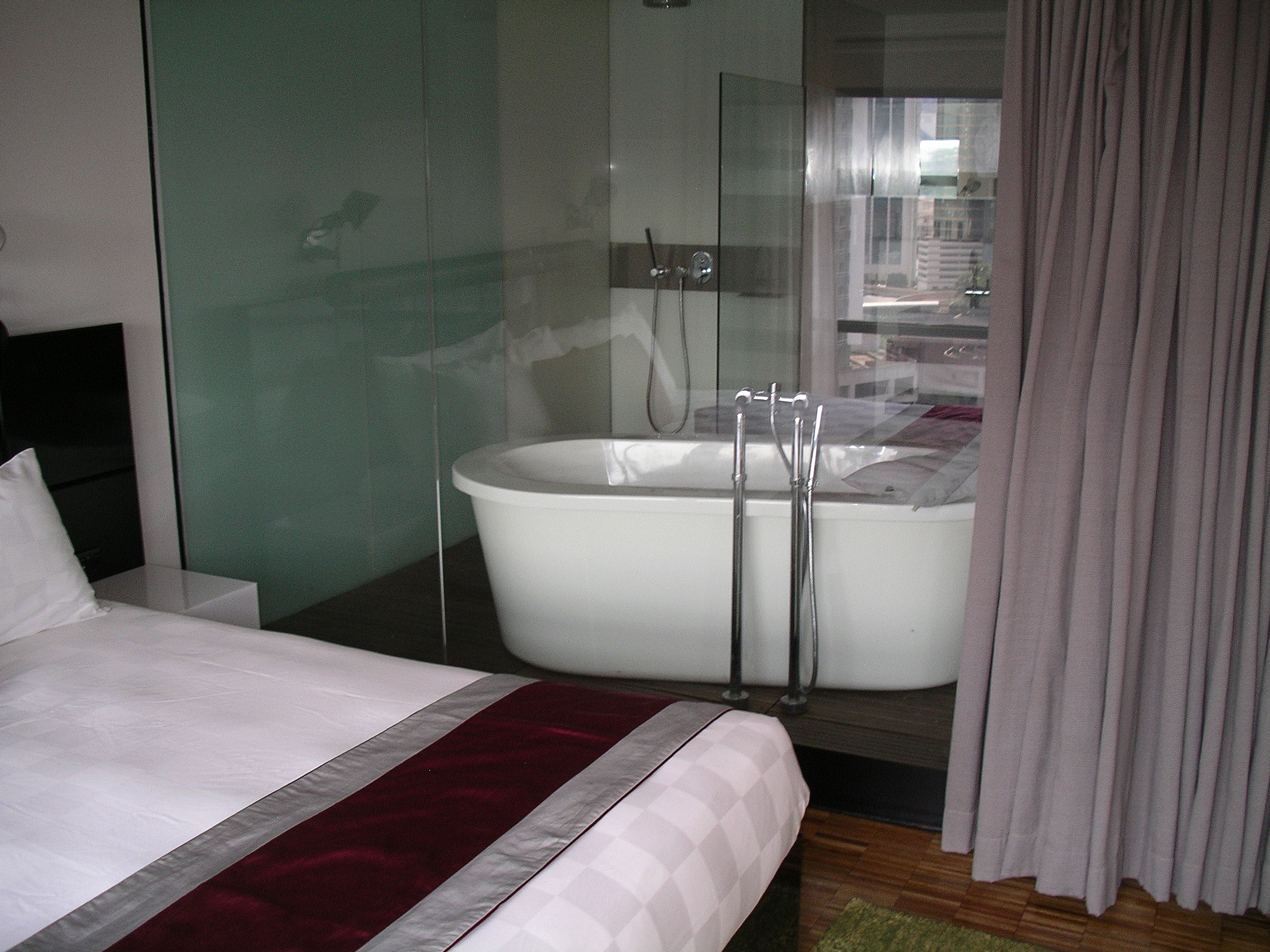 50.gif (163650 bytes)