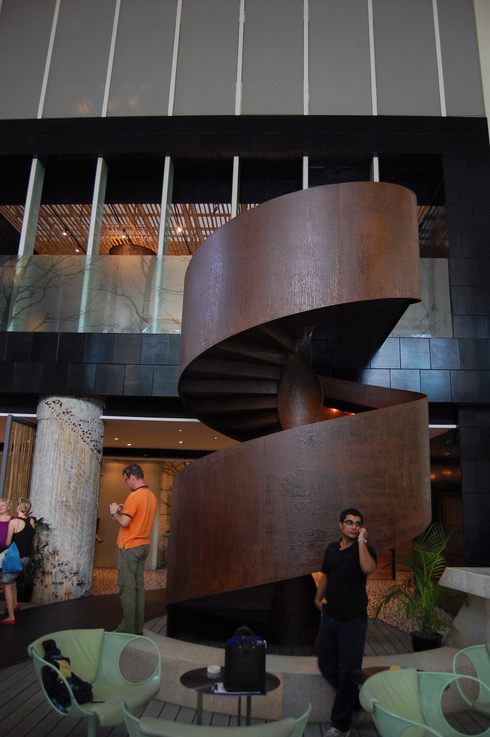 7.gif (133251 bytes)