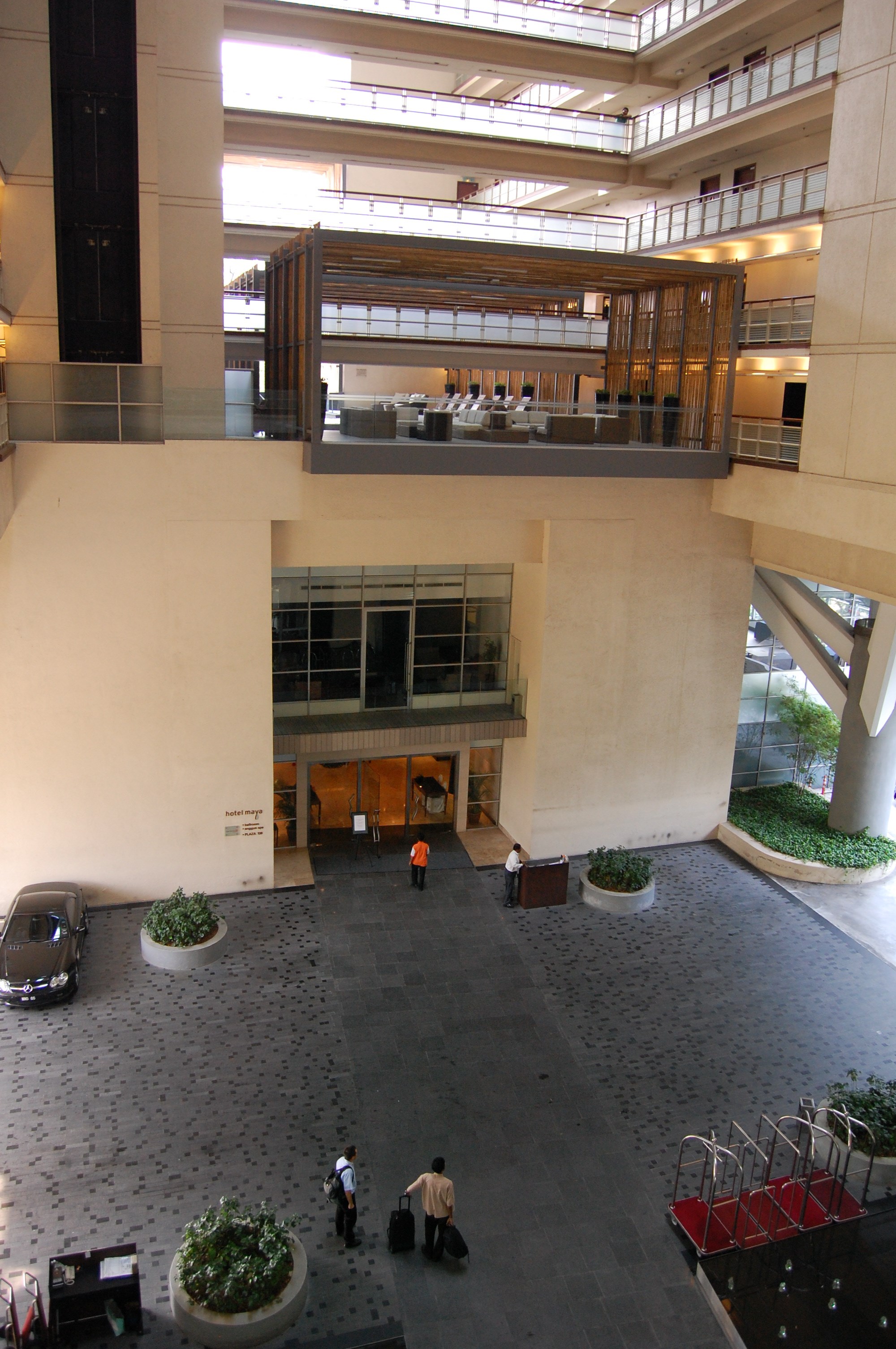 9.jpg (133251 bytes)