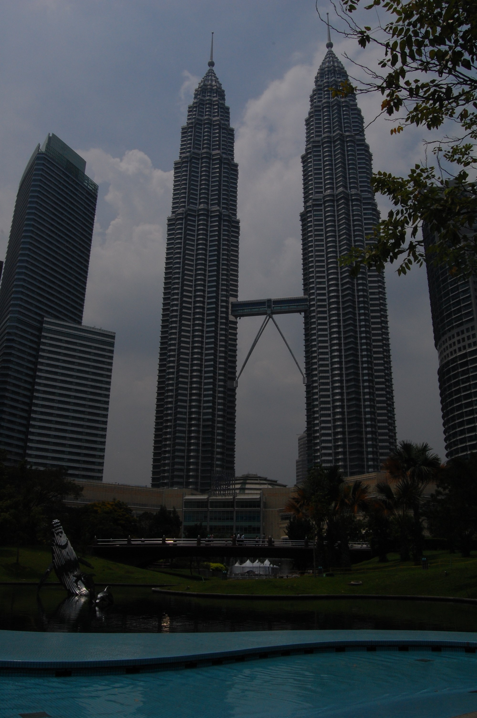 300.jpg (130072 bytes)