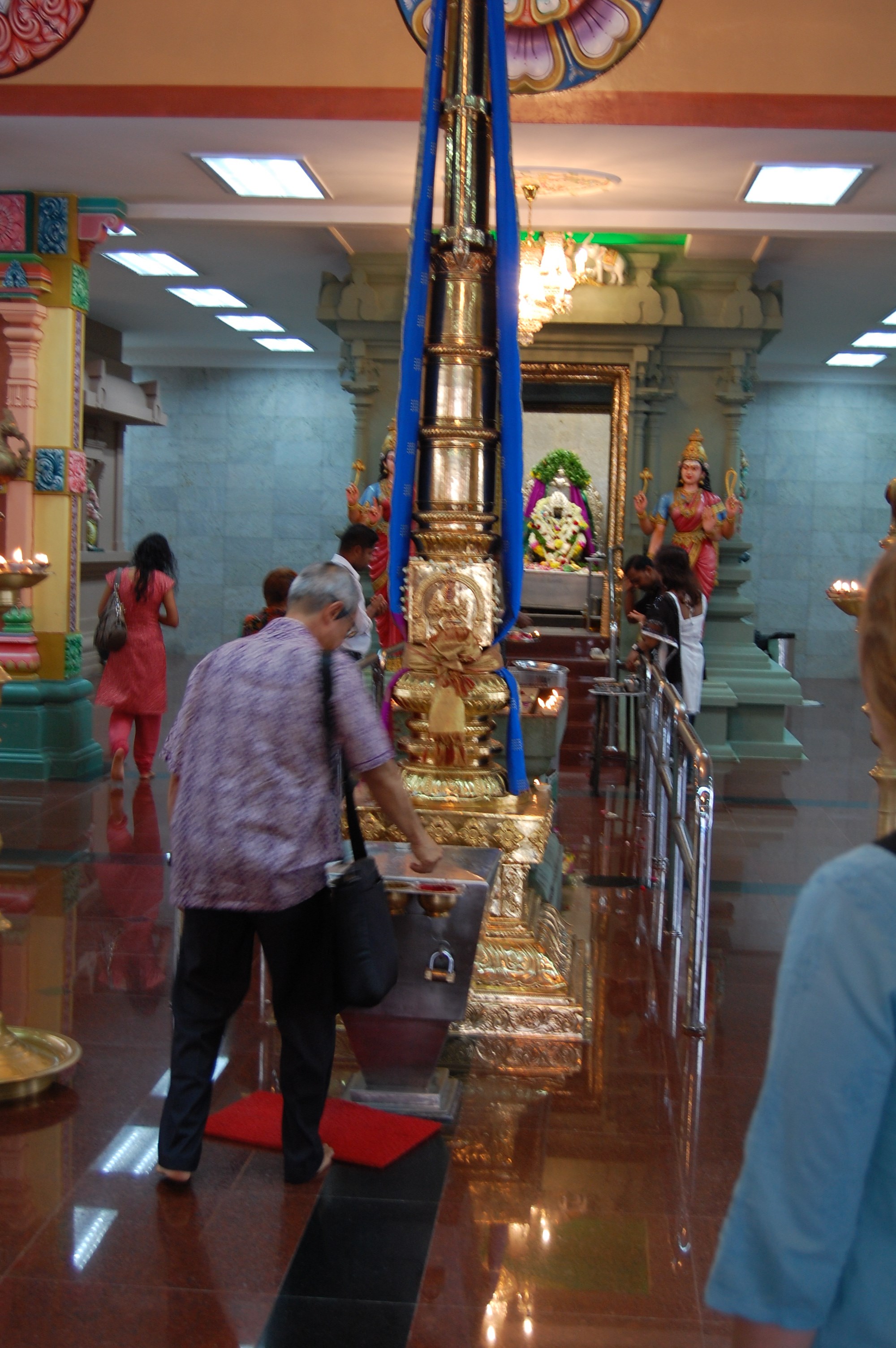 350.jpg (240347 bytes)