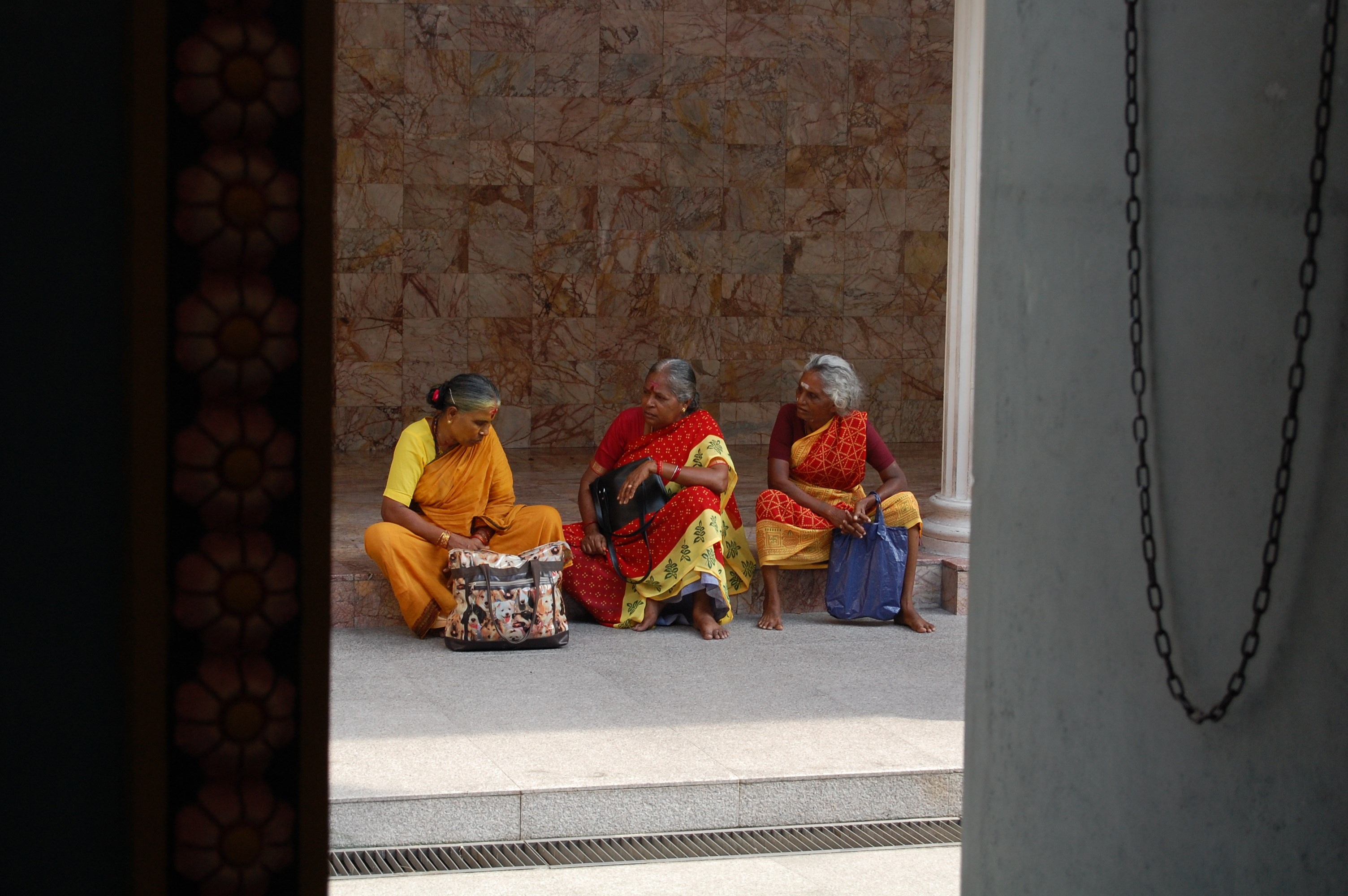 390.jpg (177394 bytes)