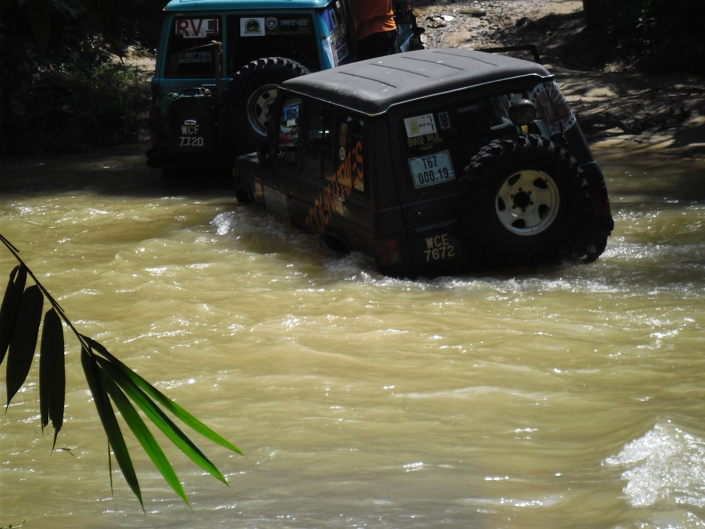 610.jpg (142435 bytes)