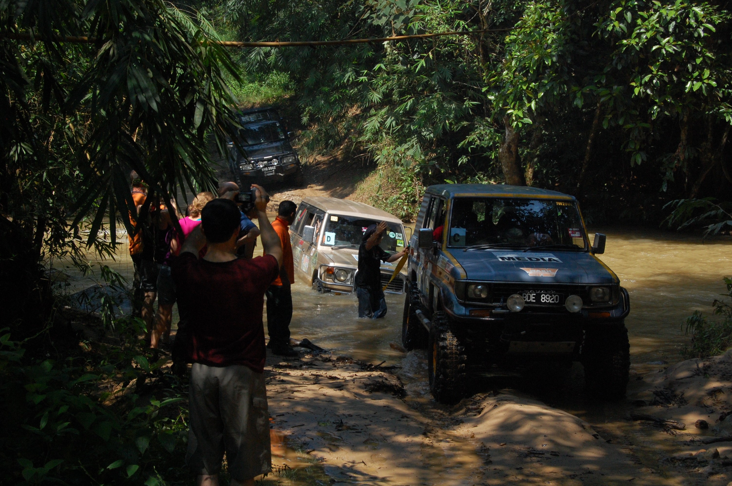 640.jpg (134619 bytes)