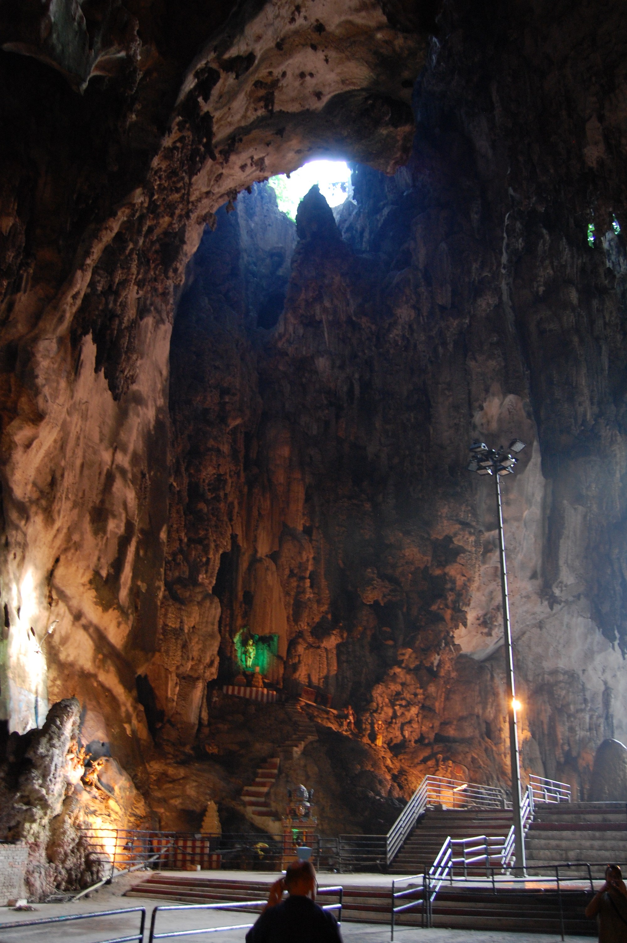 840.jpg (147915 bytes)