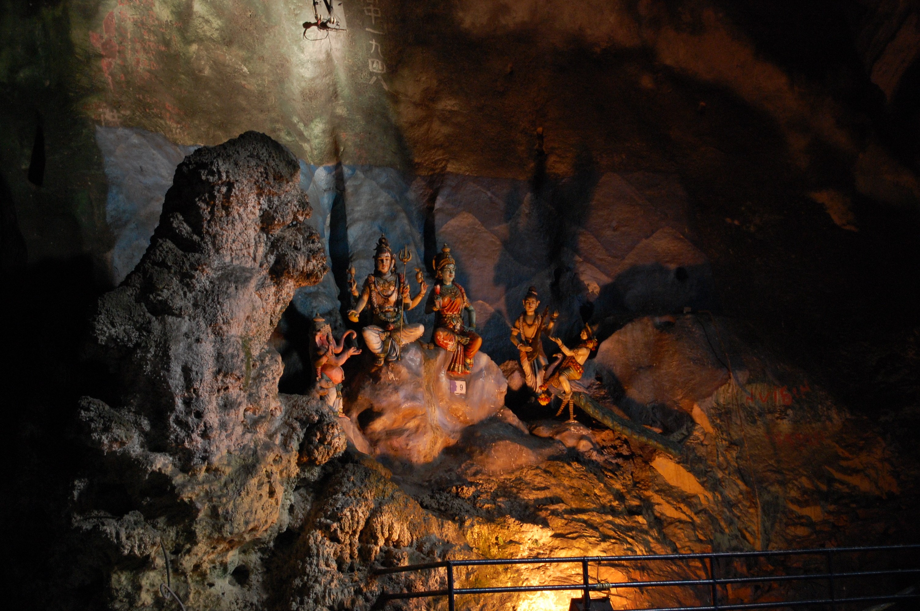 850.jpg (179639 bytes)