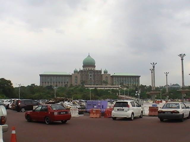 0348.jpg (142435 bytes)