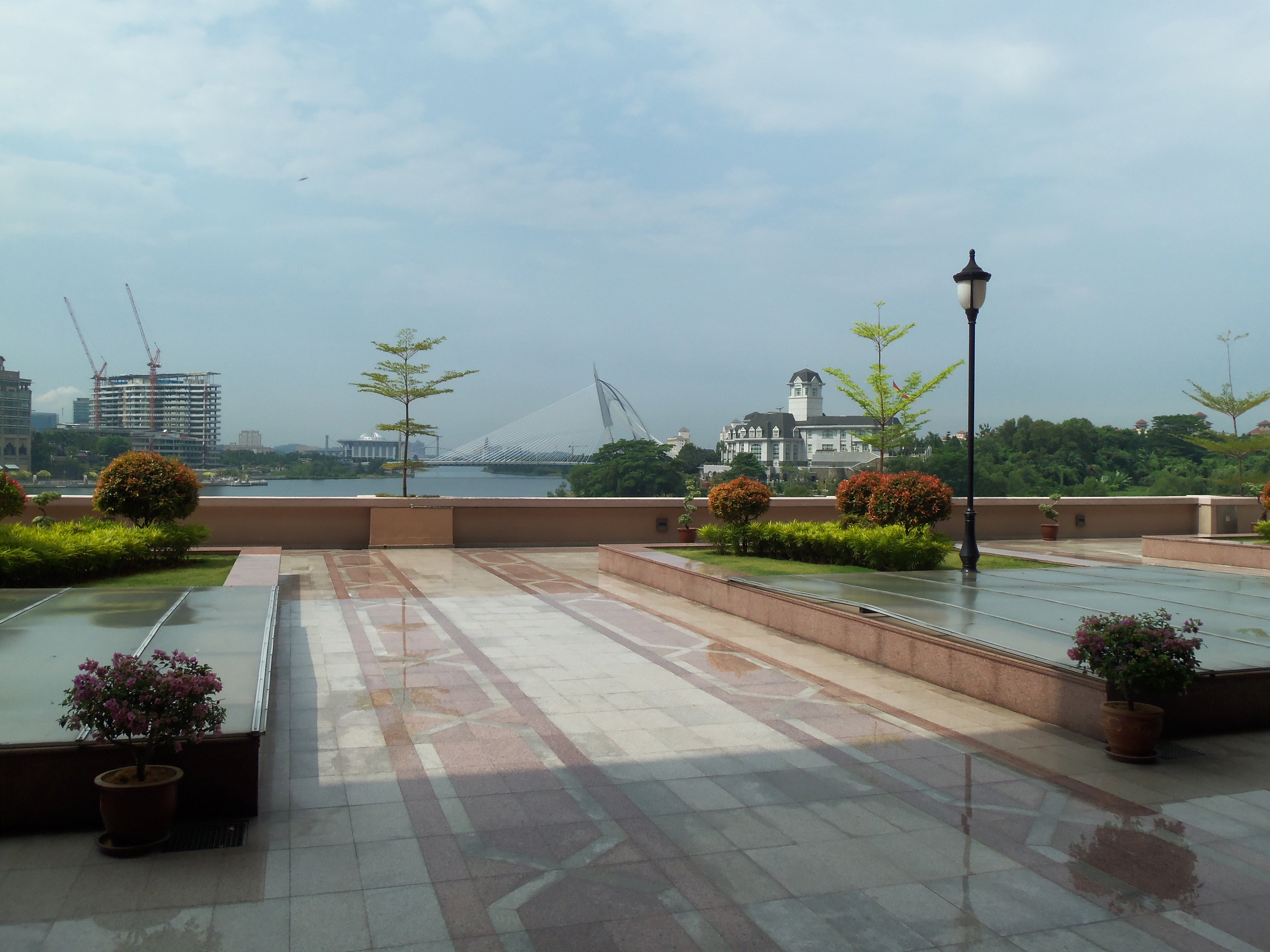 0459.gif (124127 bytes)