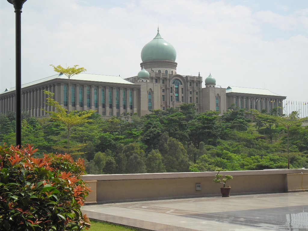 0518.jpg (190688 bytes)