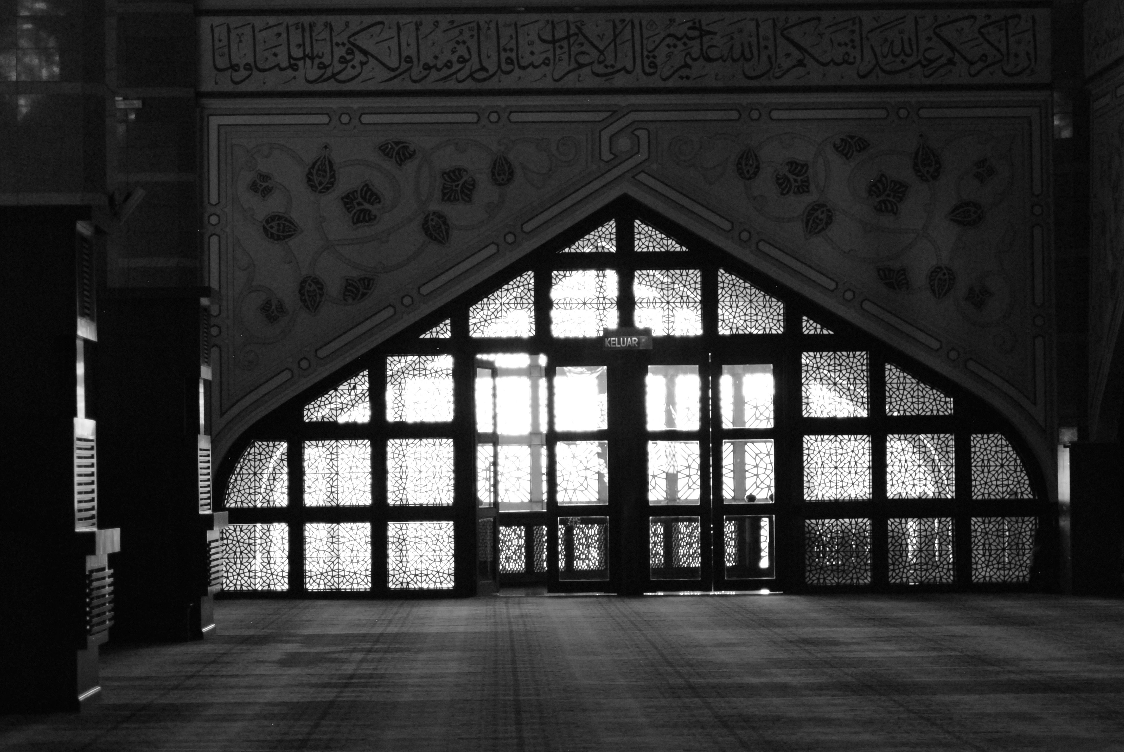 0525.jpg (179639 bytes)