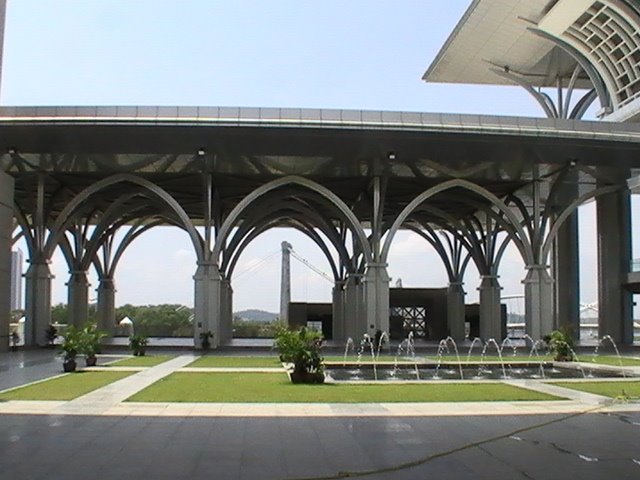 0532.jpg (179639 bytes)