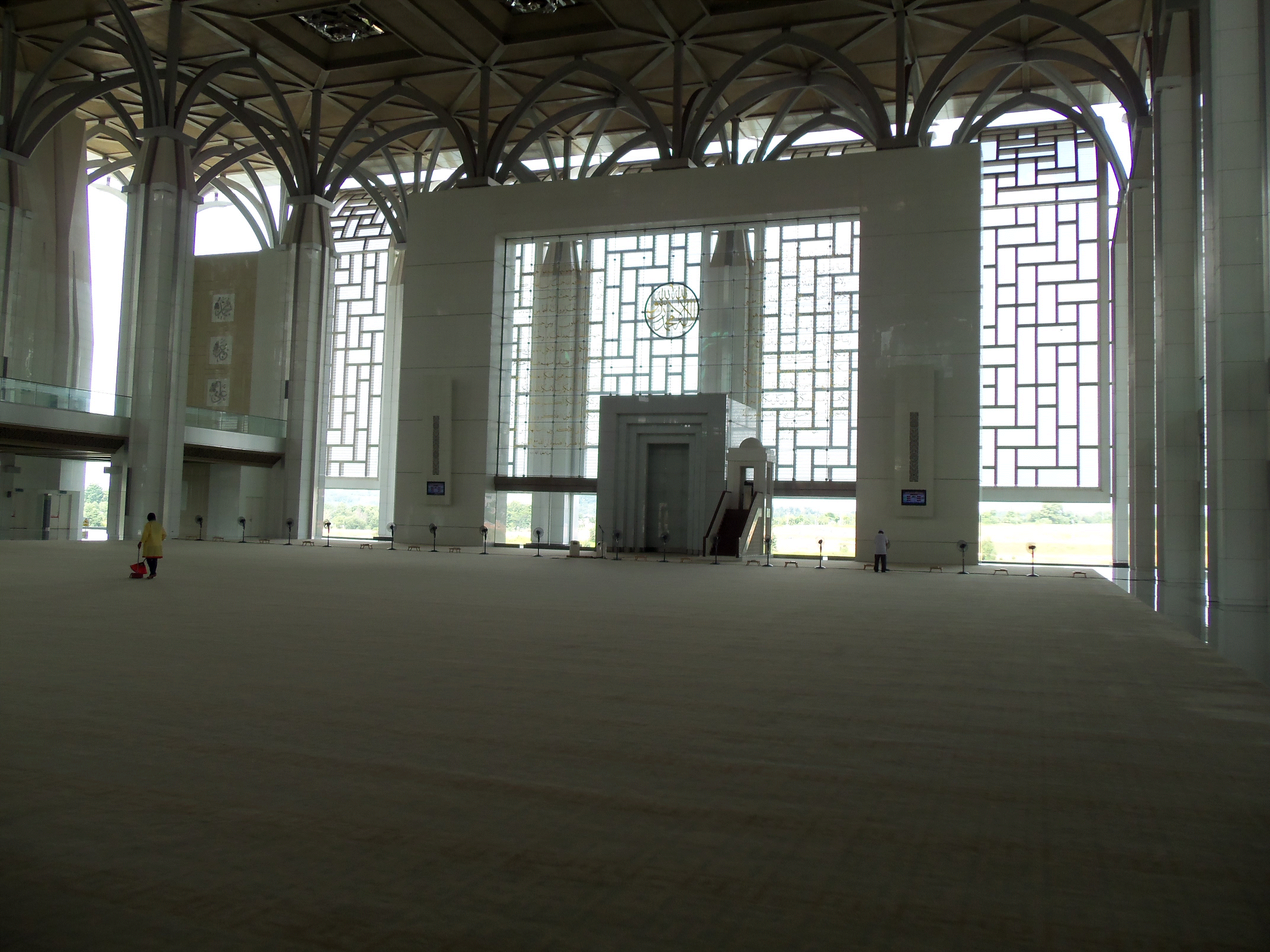 0550.gif (147915 bytes)