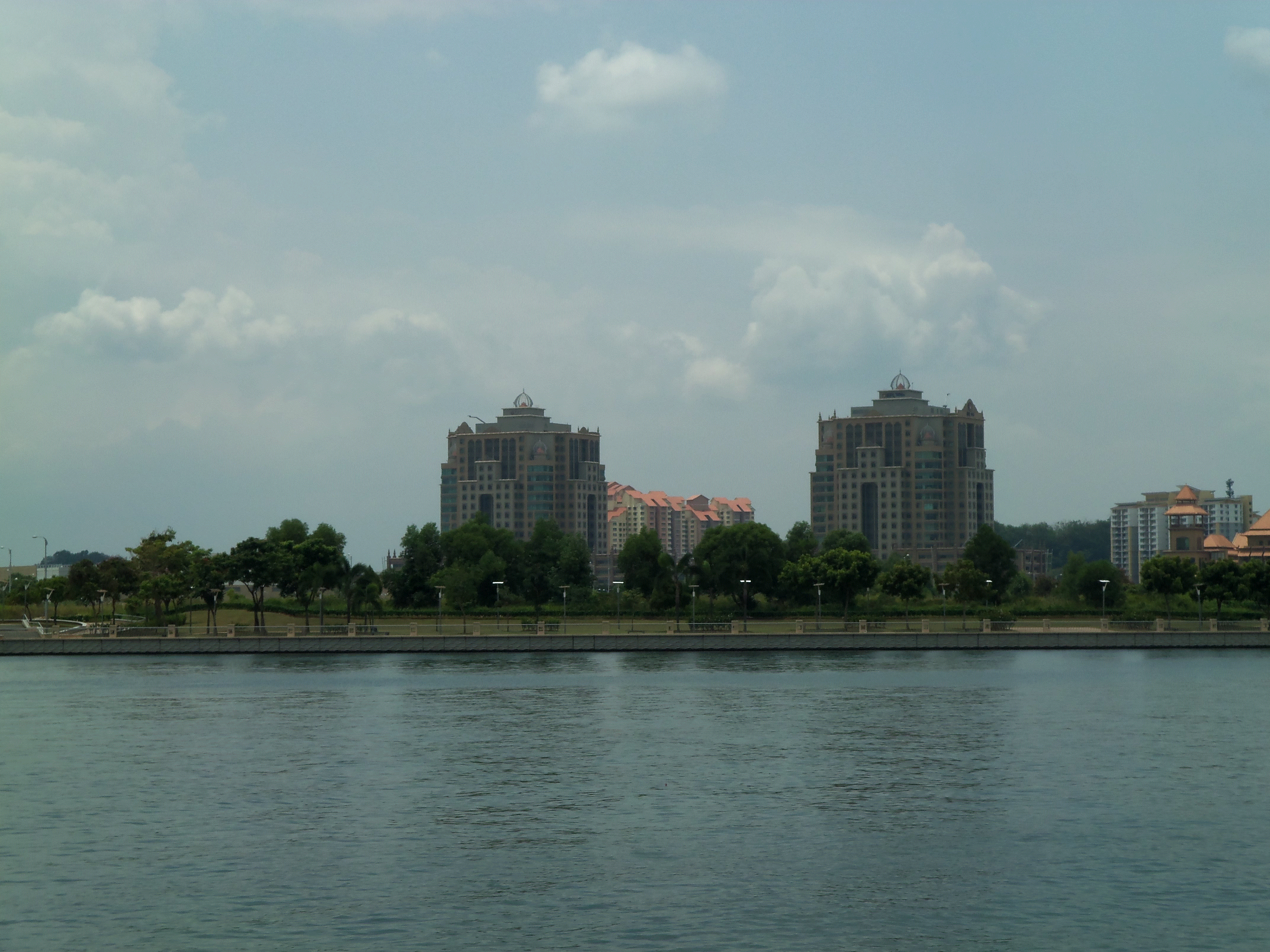 0723.gif (179639 bytes)