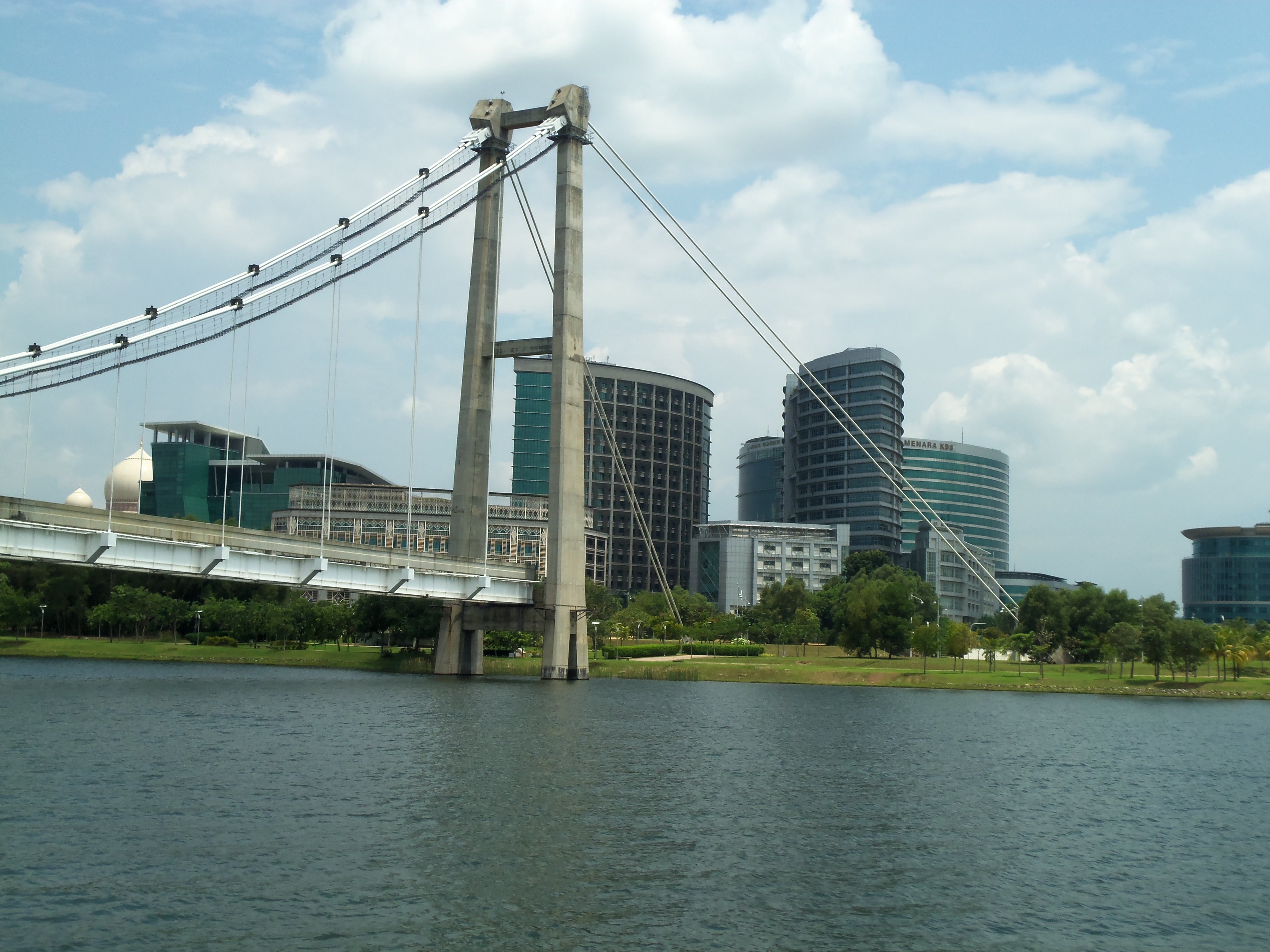 0733.jpg (147915 bytes)