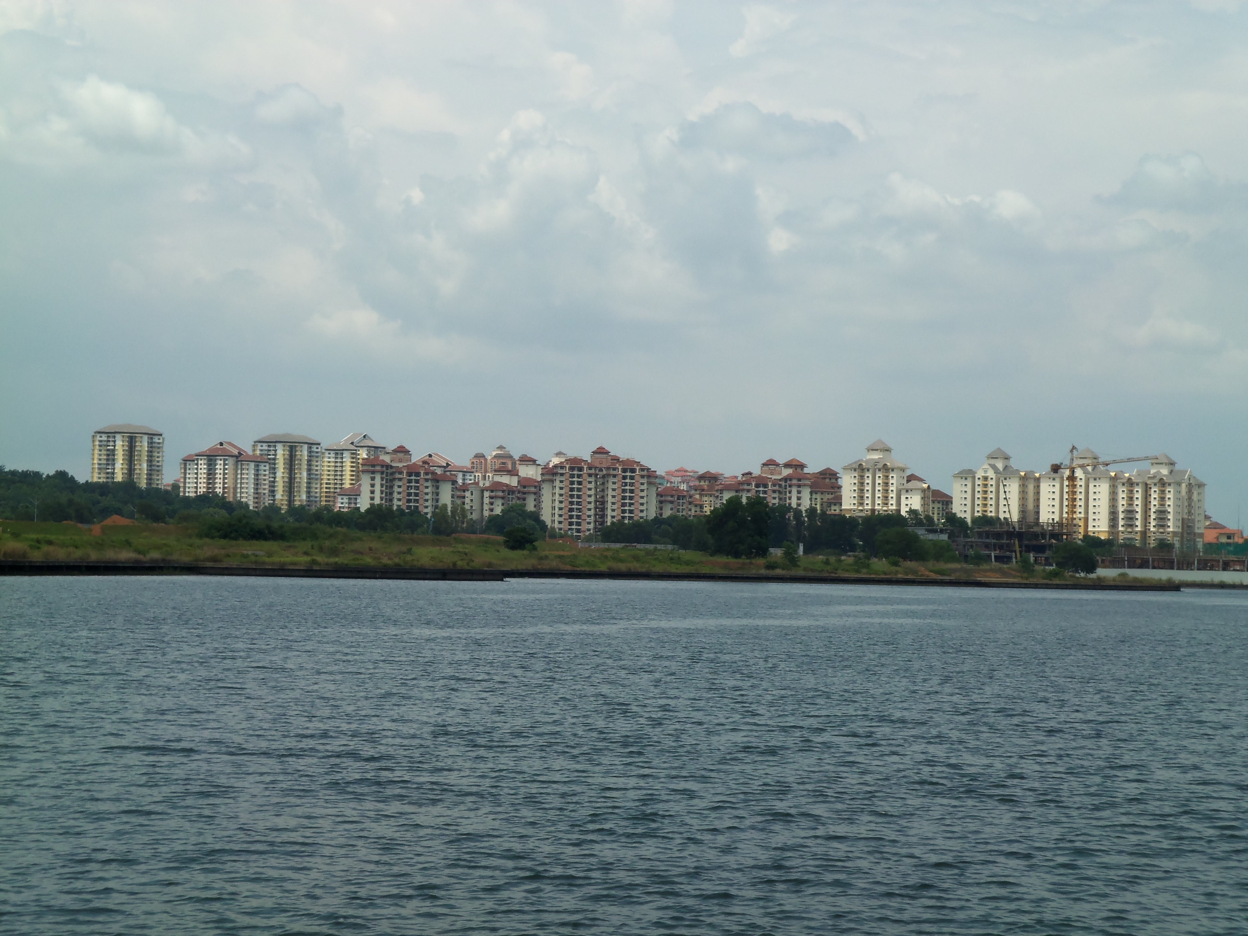 0734.jpg (179639 bytes)