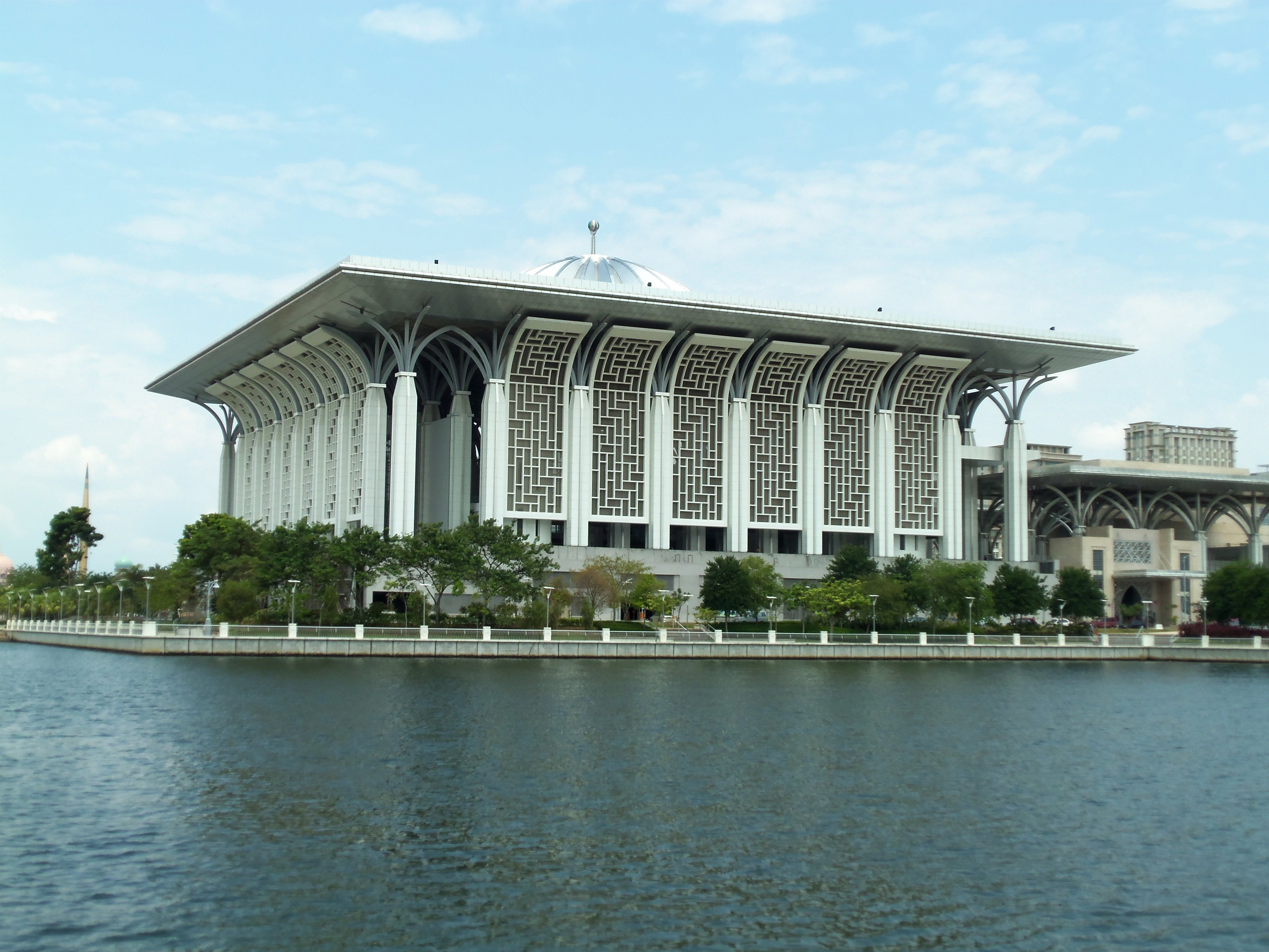 0735.gif (147915 bytes)