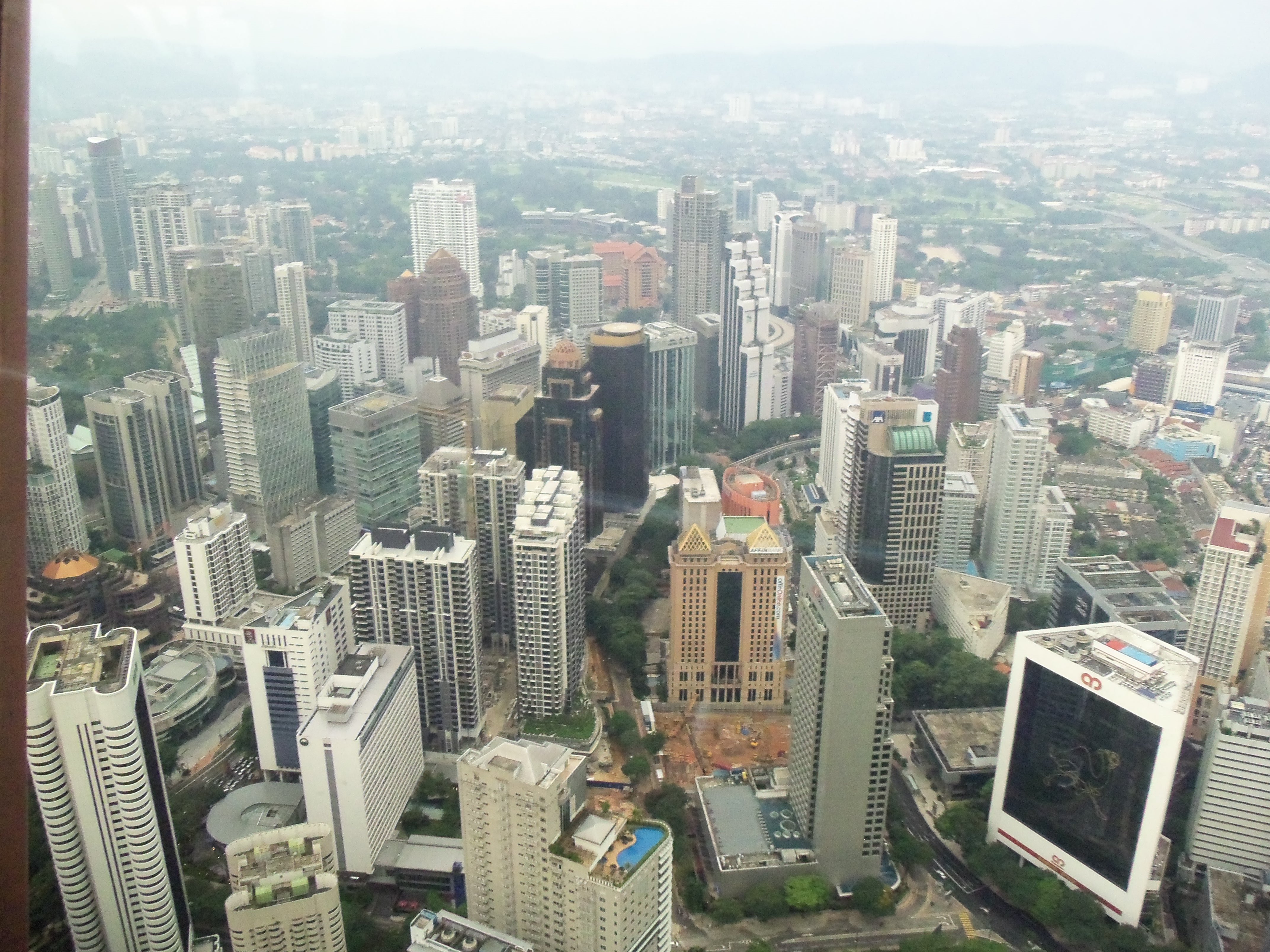 1221.jpg (179639 bytes)