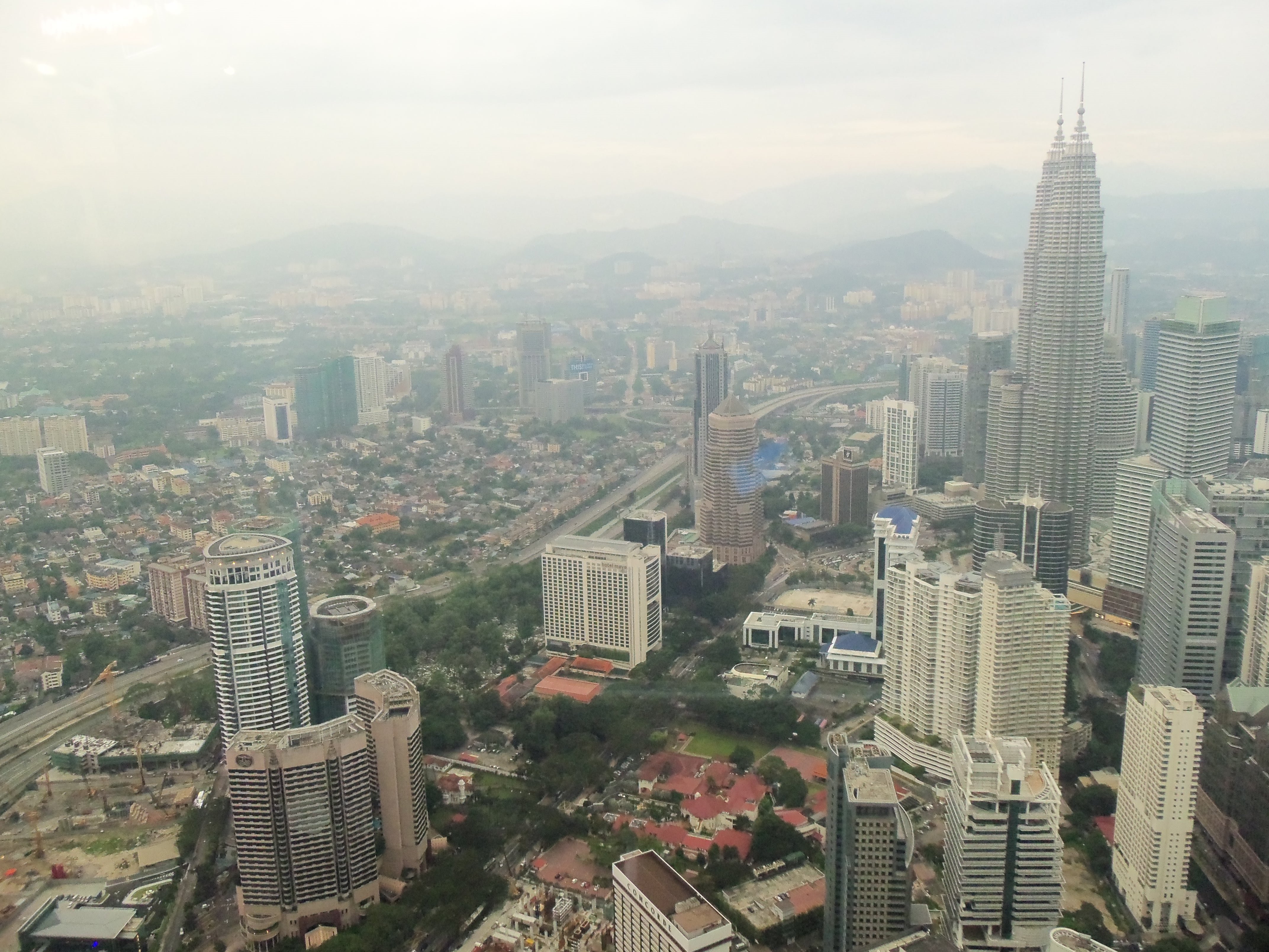 1226.jpg (179639 bytes)