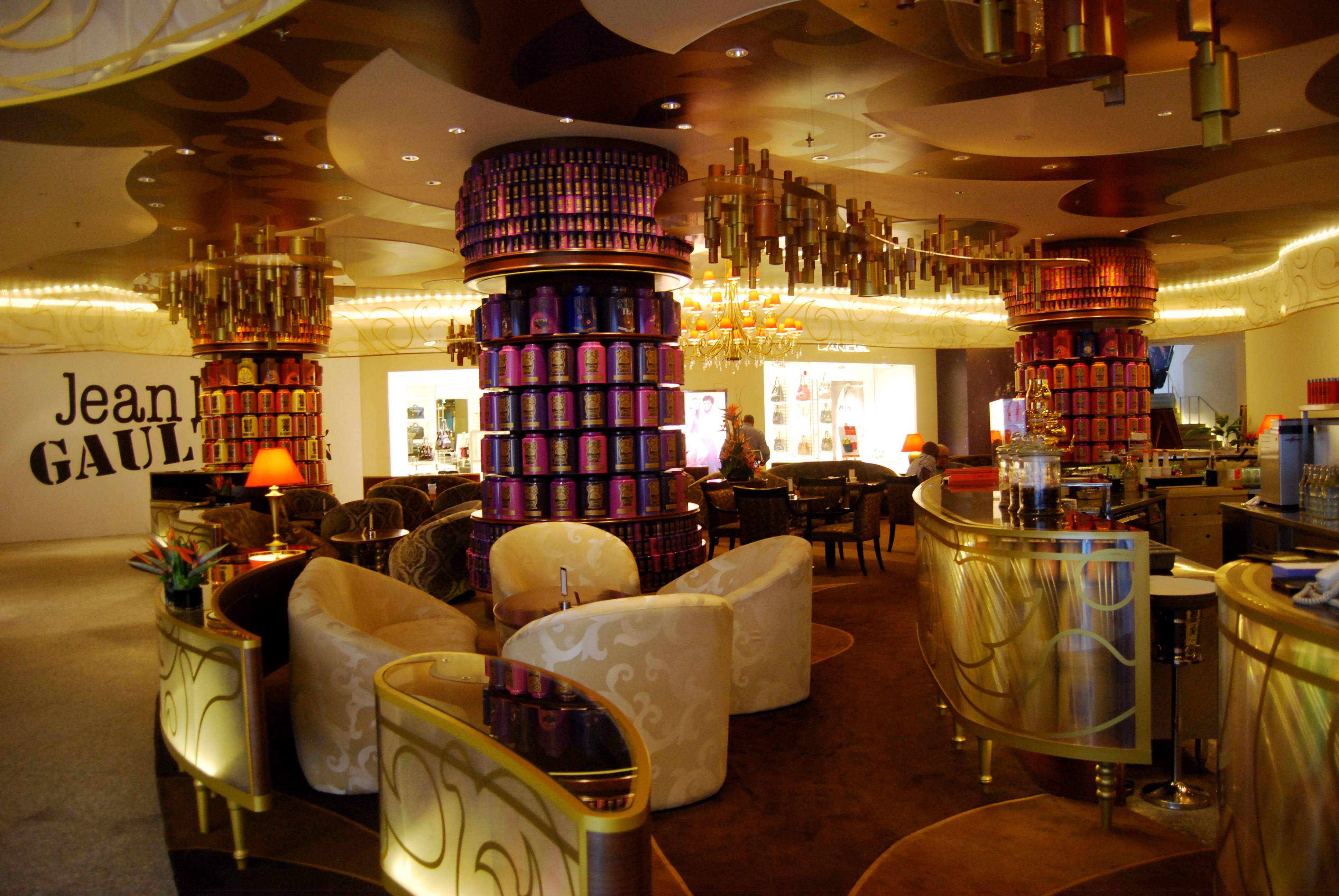 0834.jpg (117007 bytes)