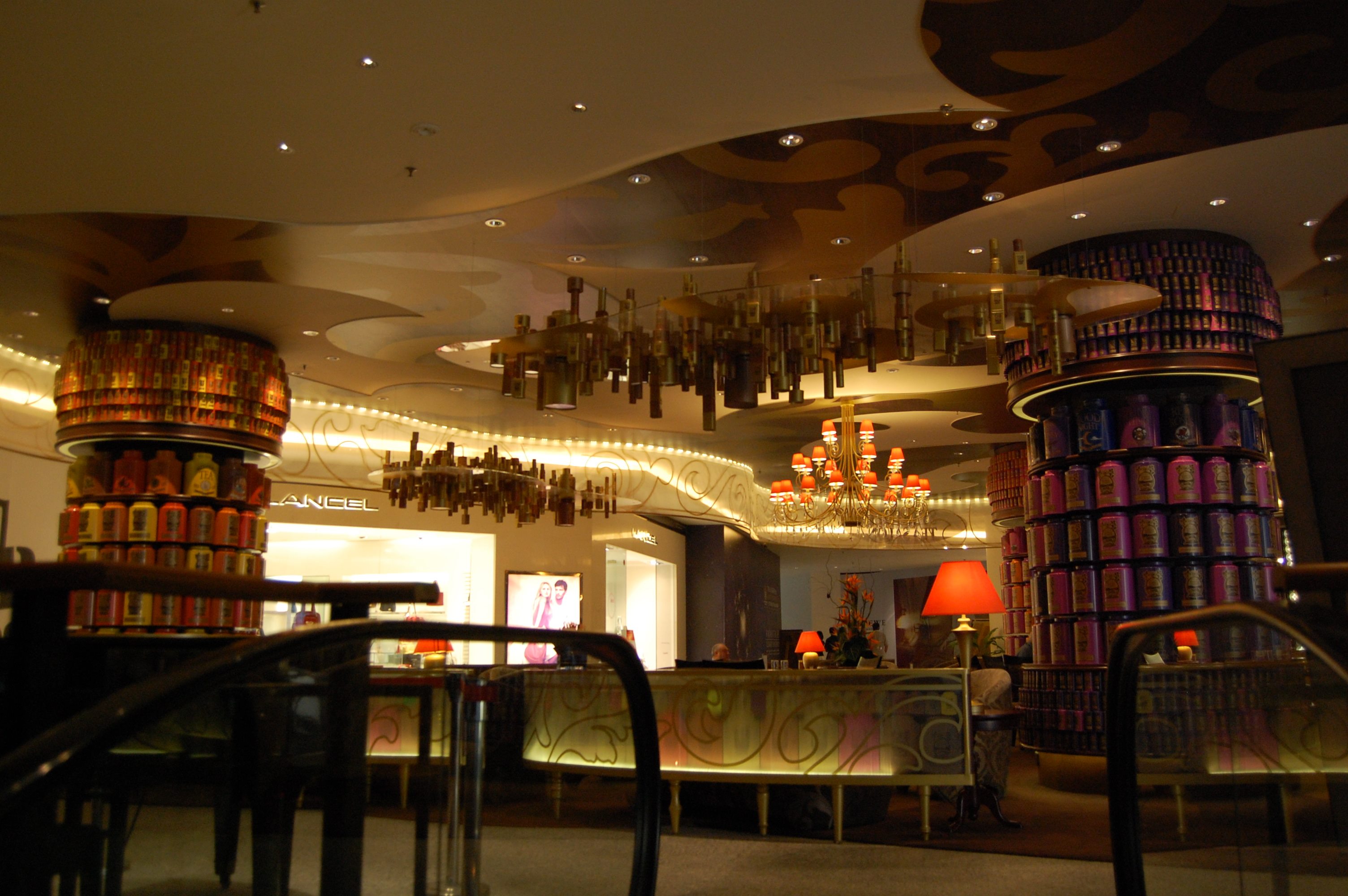 0837.jpg (154382 bytes)