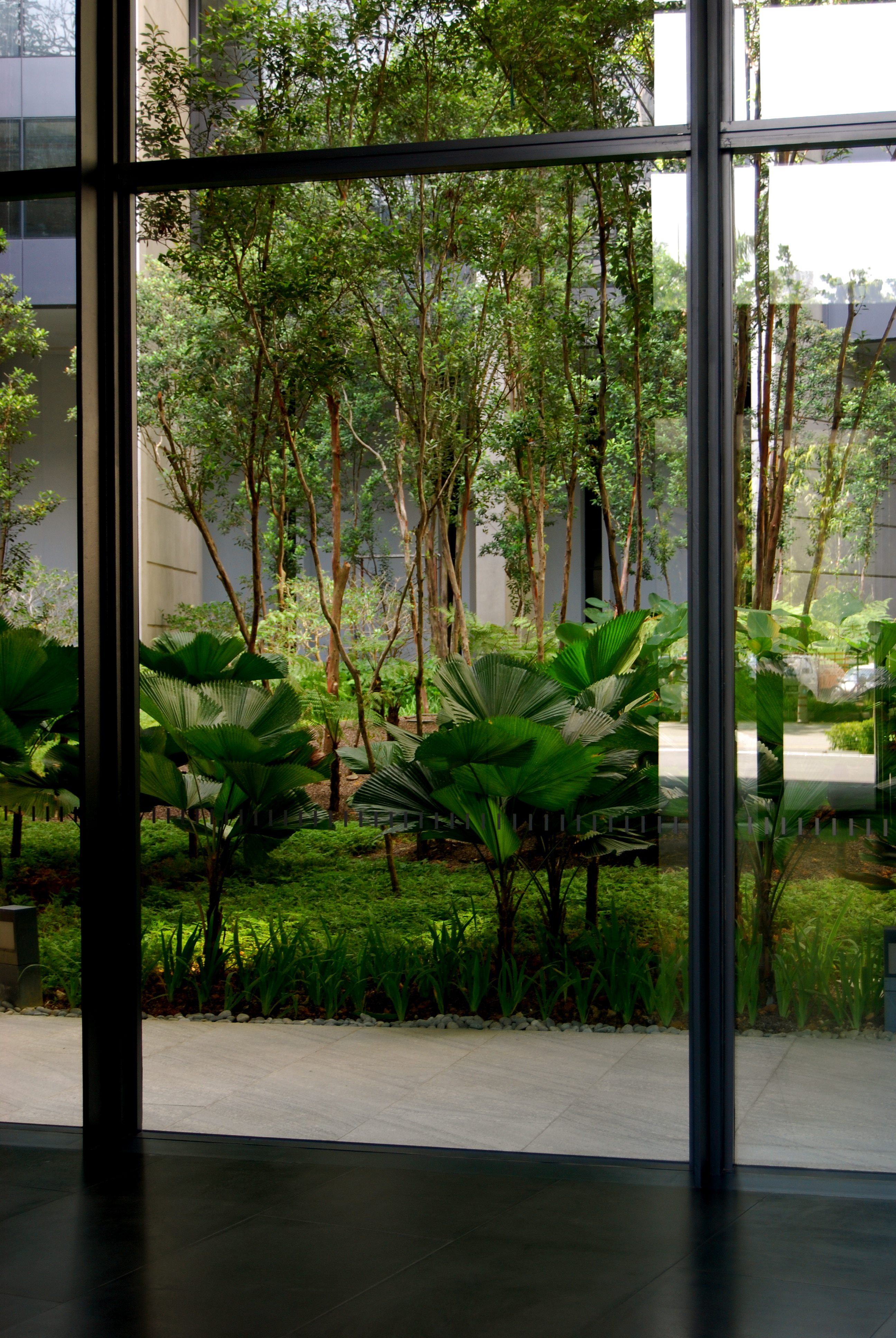 1004.jpg (147915 bytes)