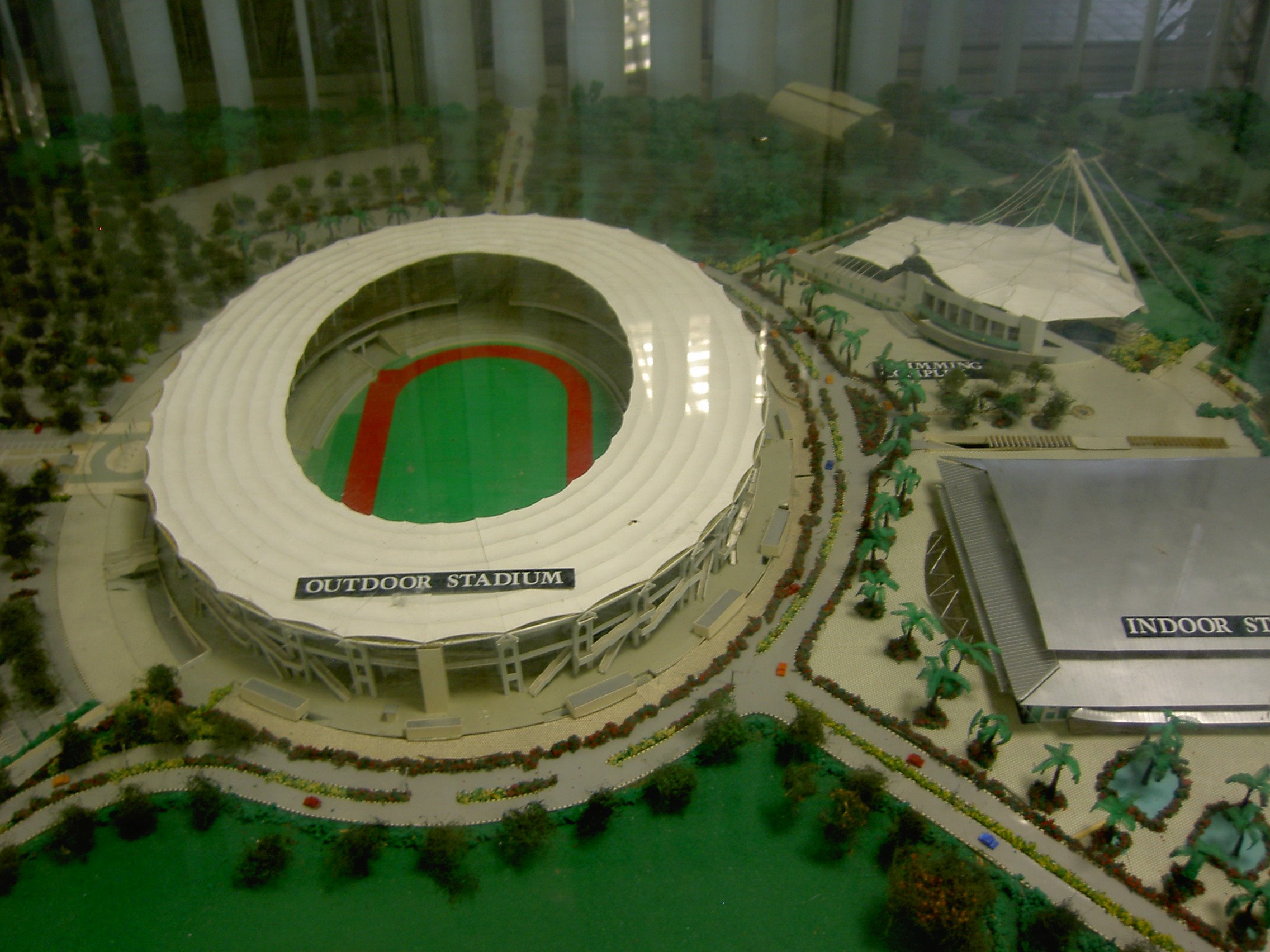 1014.jpg (179639 bytes)