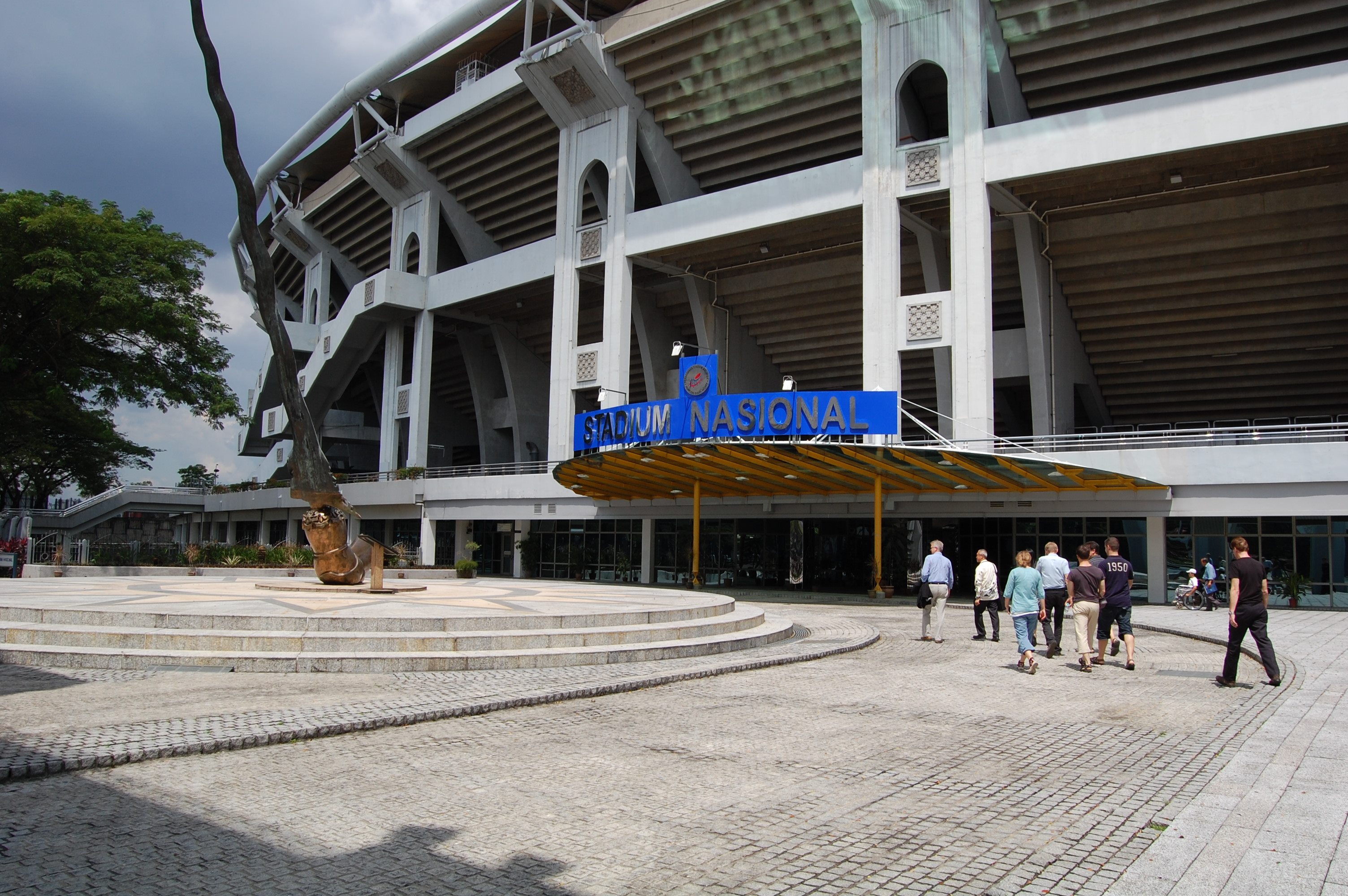 1015.jpg (147915 bytes)