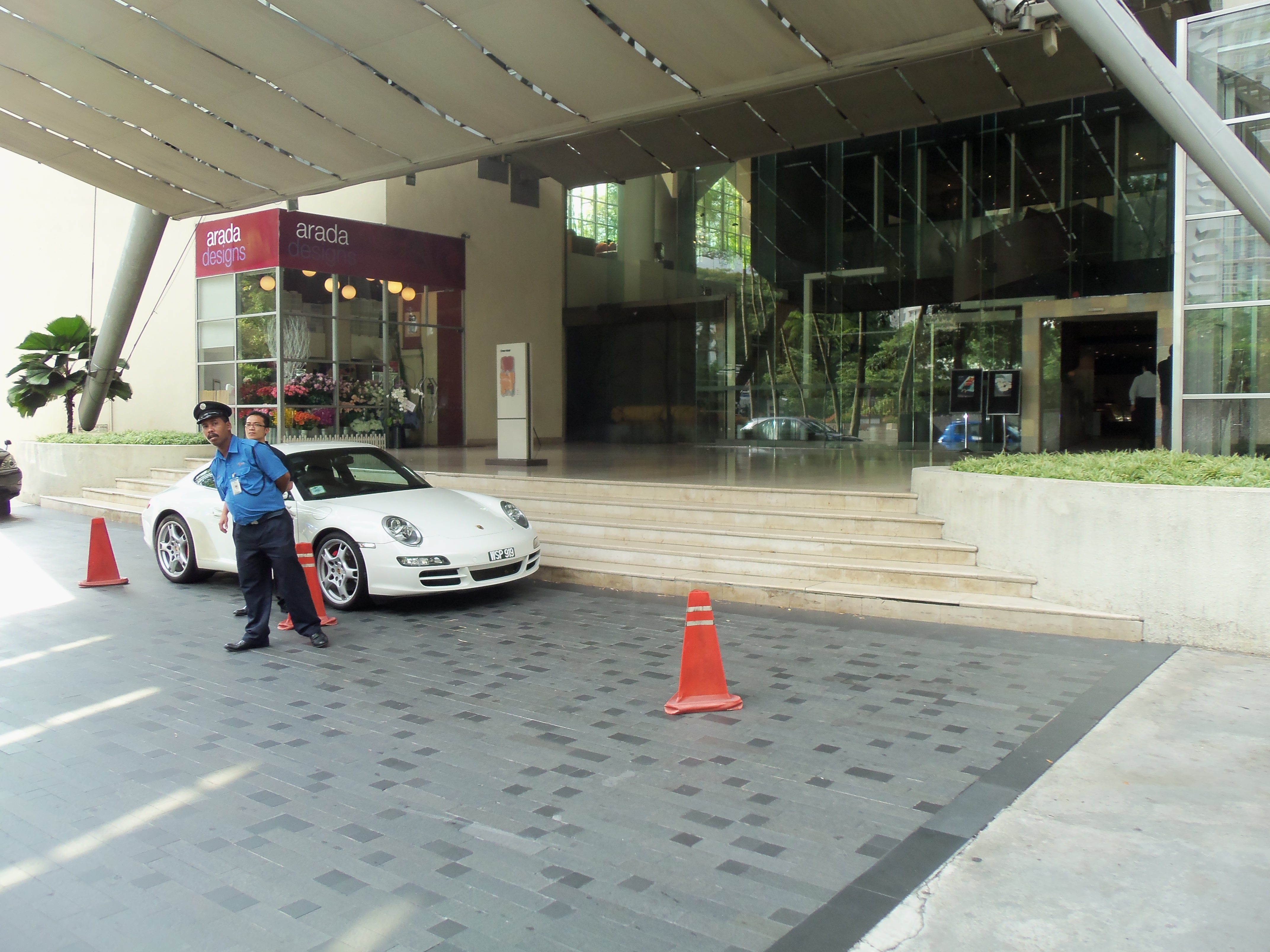 1031.jpg (179639 bytes)