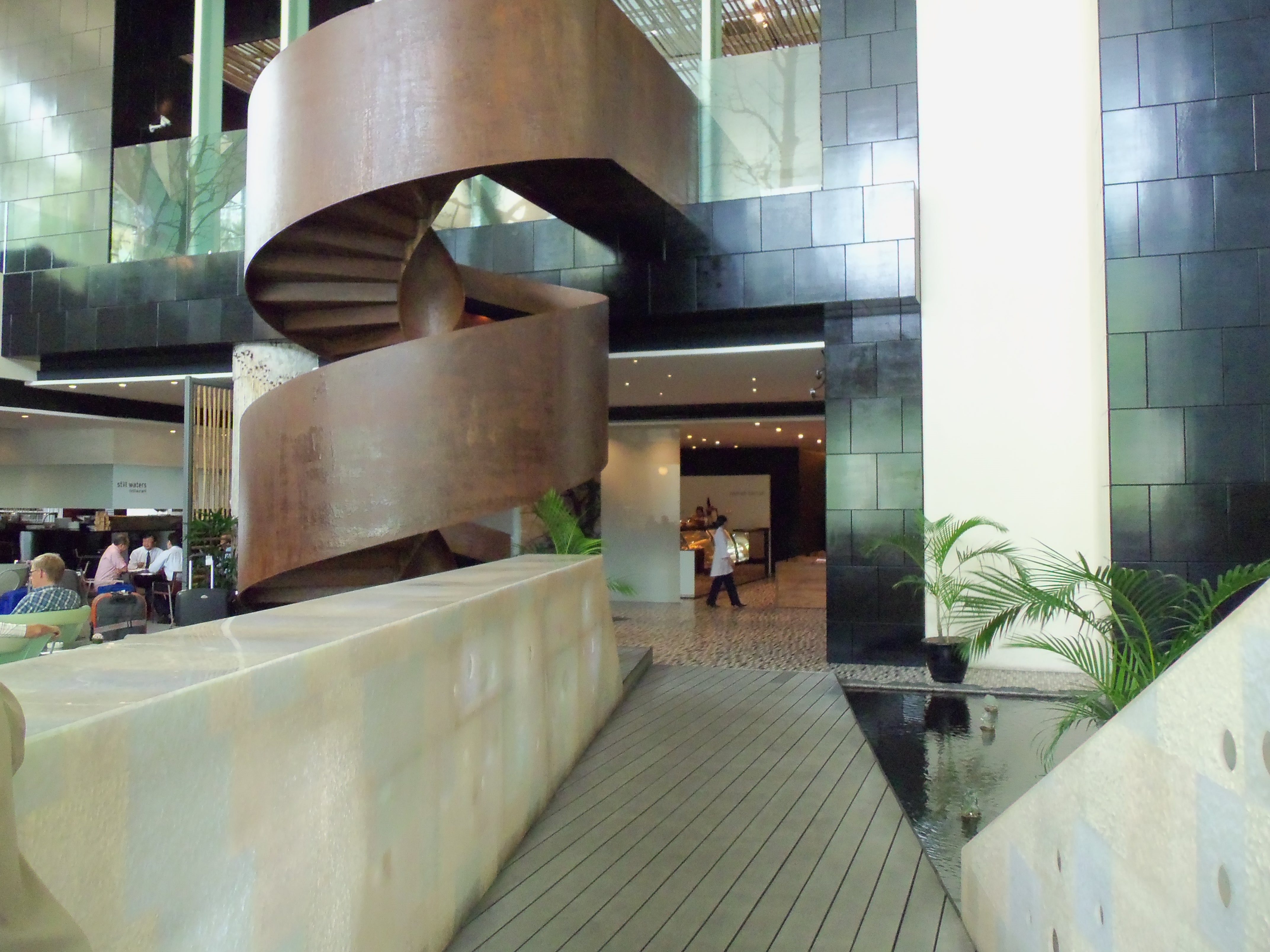 1032.jpg (147915 bytes)