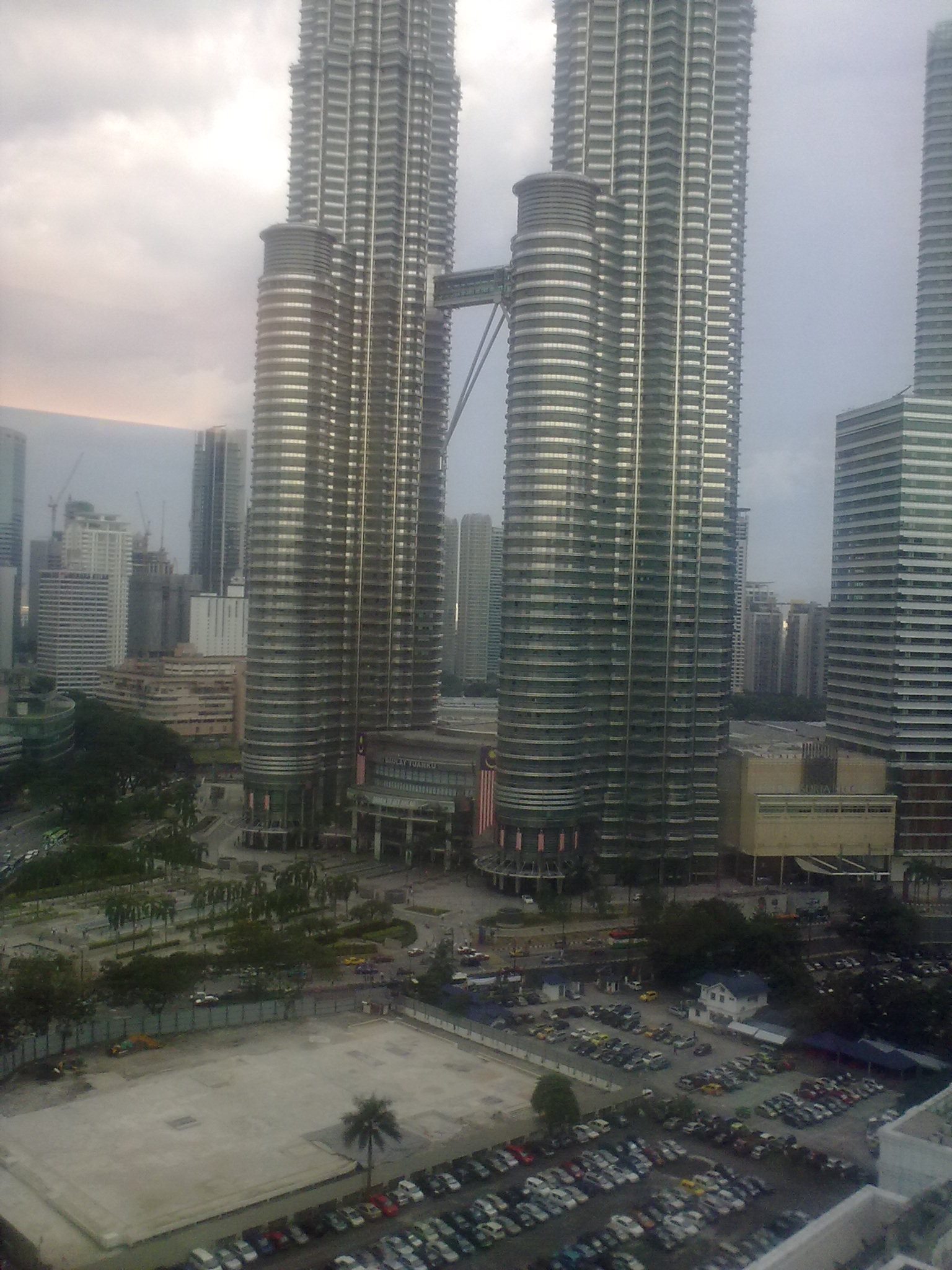 1616.jpg (179639 bytes)