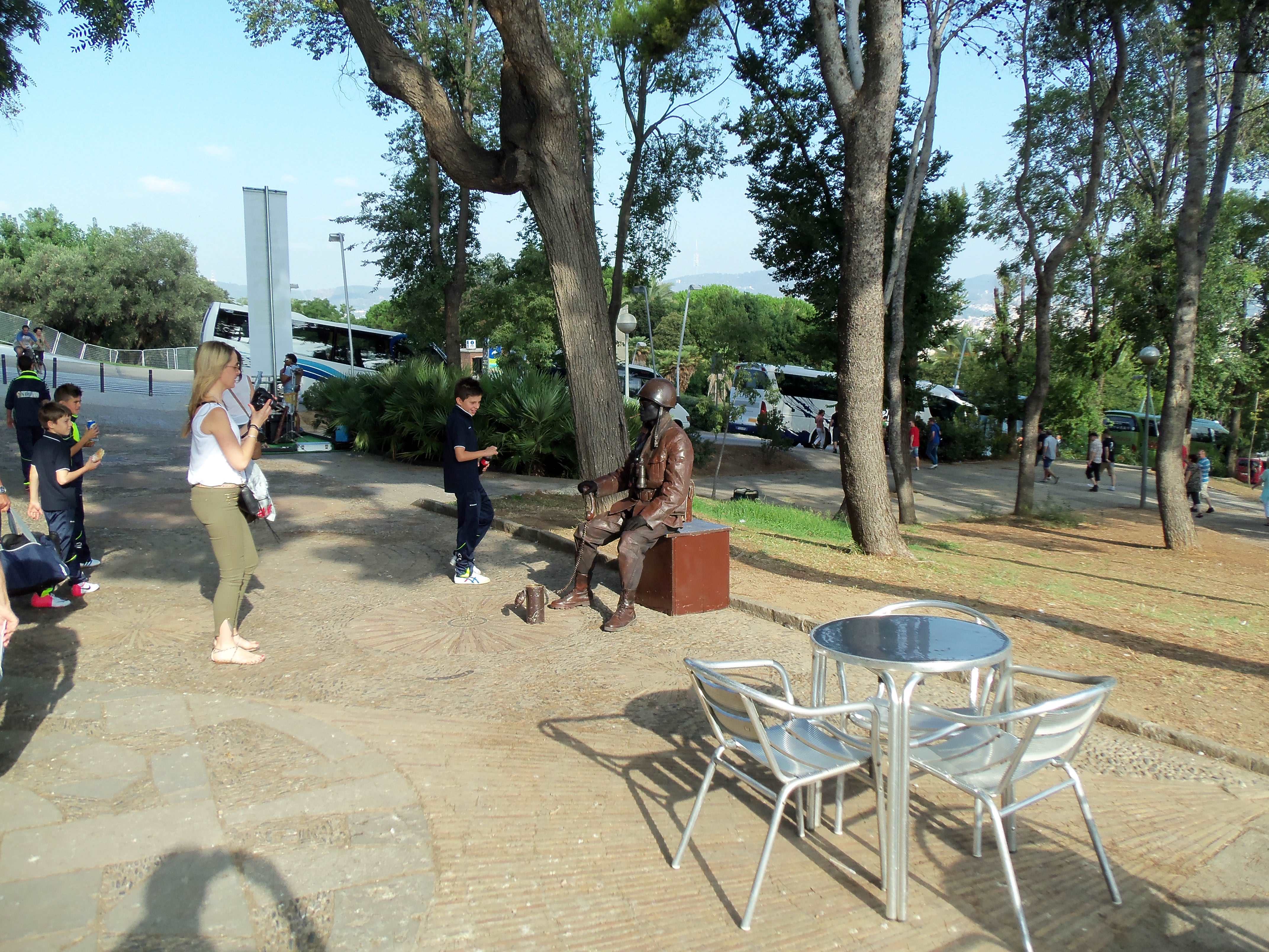 170.jpg (182614 bytes)