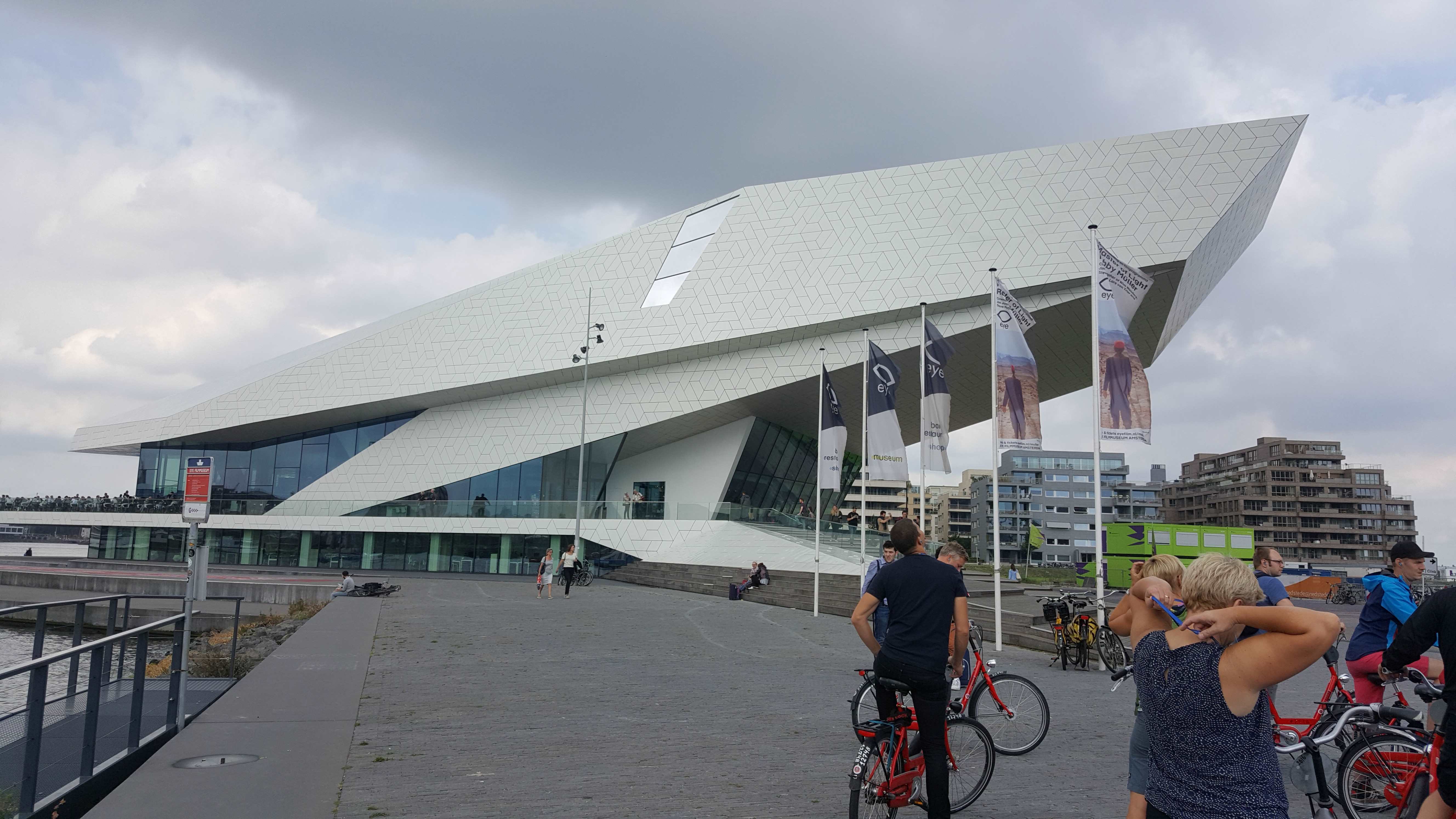 170.jpg (131761 bytes)