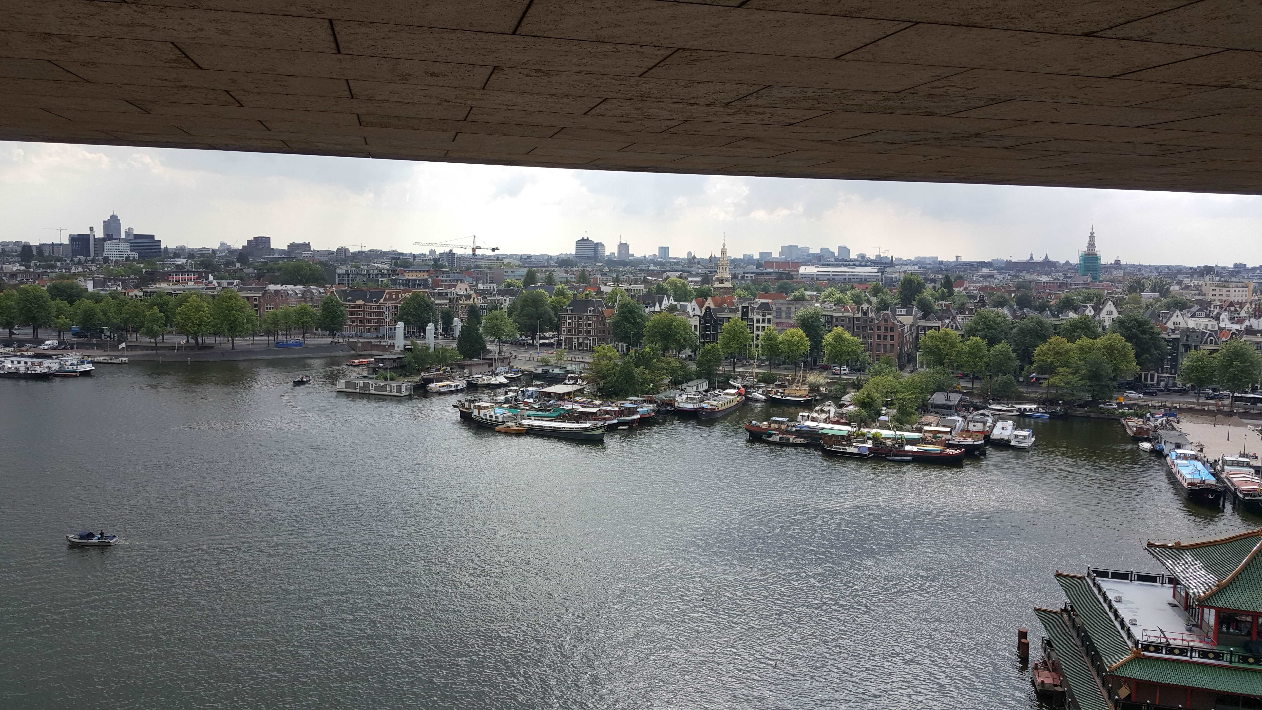 200.jpg (250910 bytes)