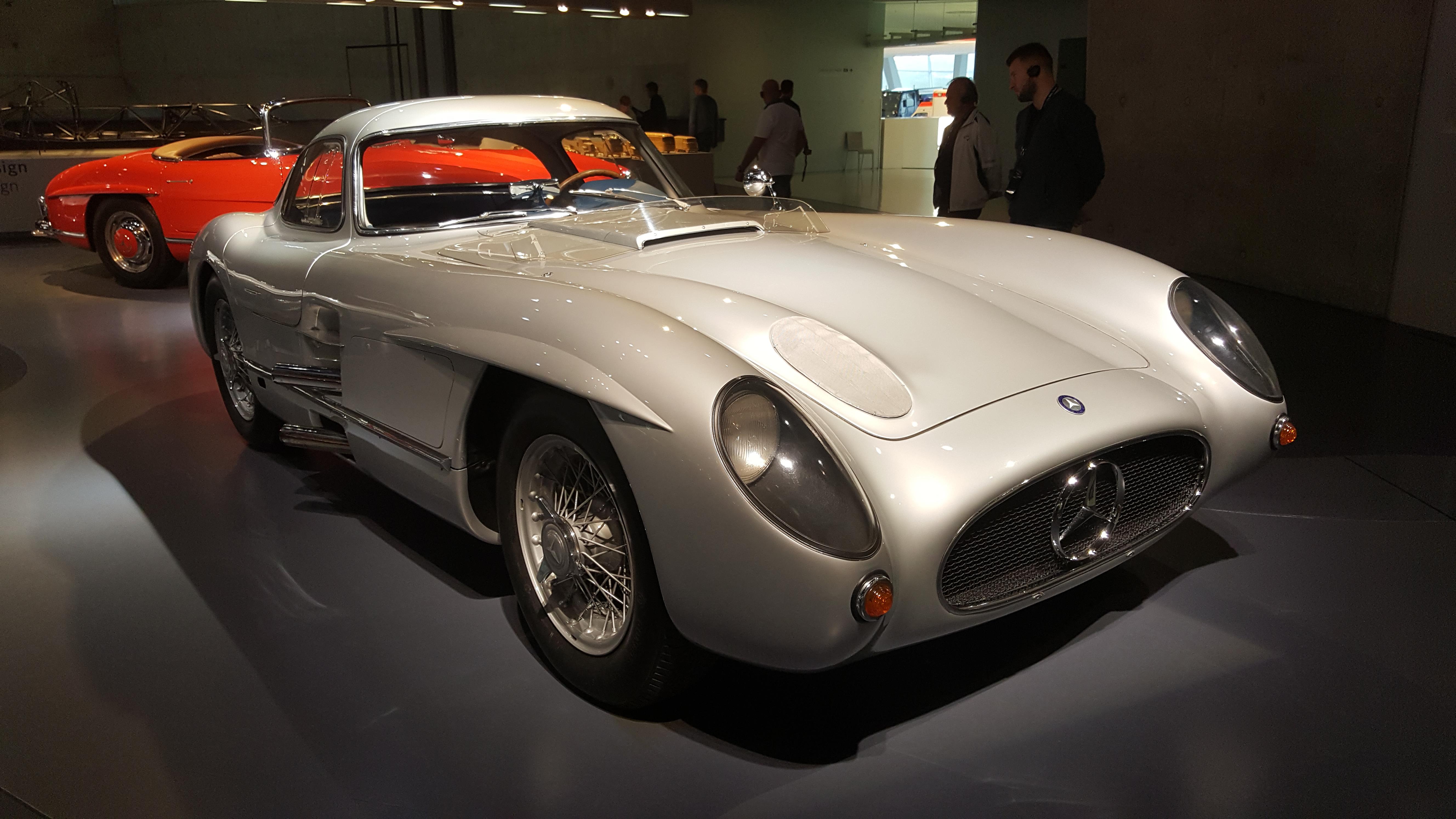 160.jpg (155732 bytes)