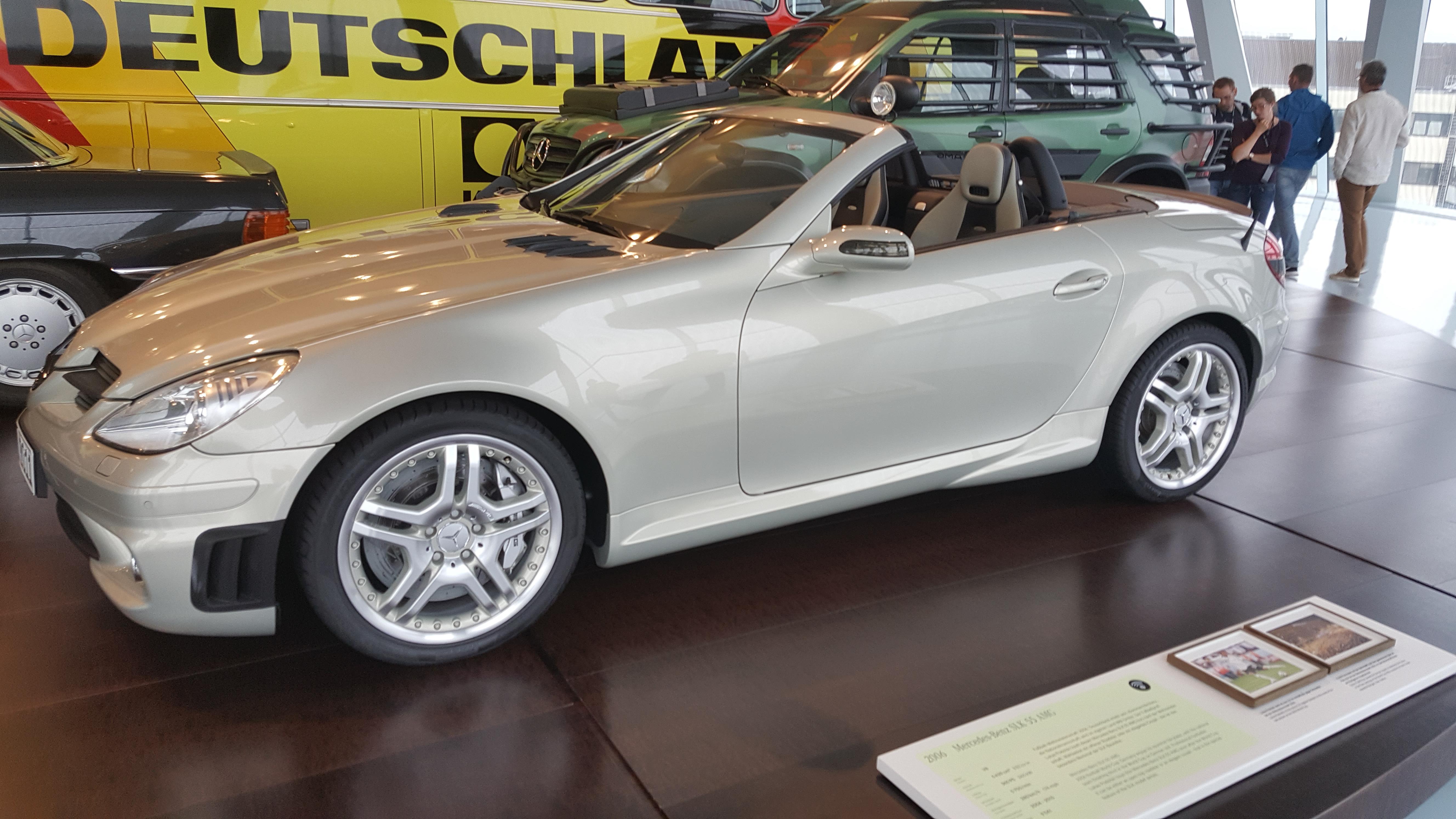 190.jpg (127199 bytes)