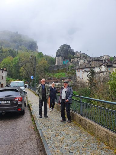 130.jpg (165735 bytes)