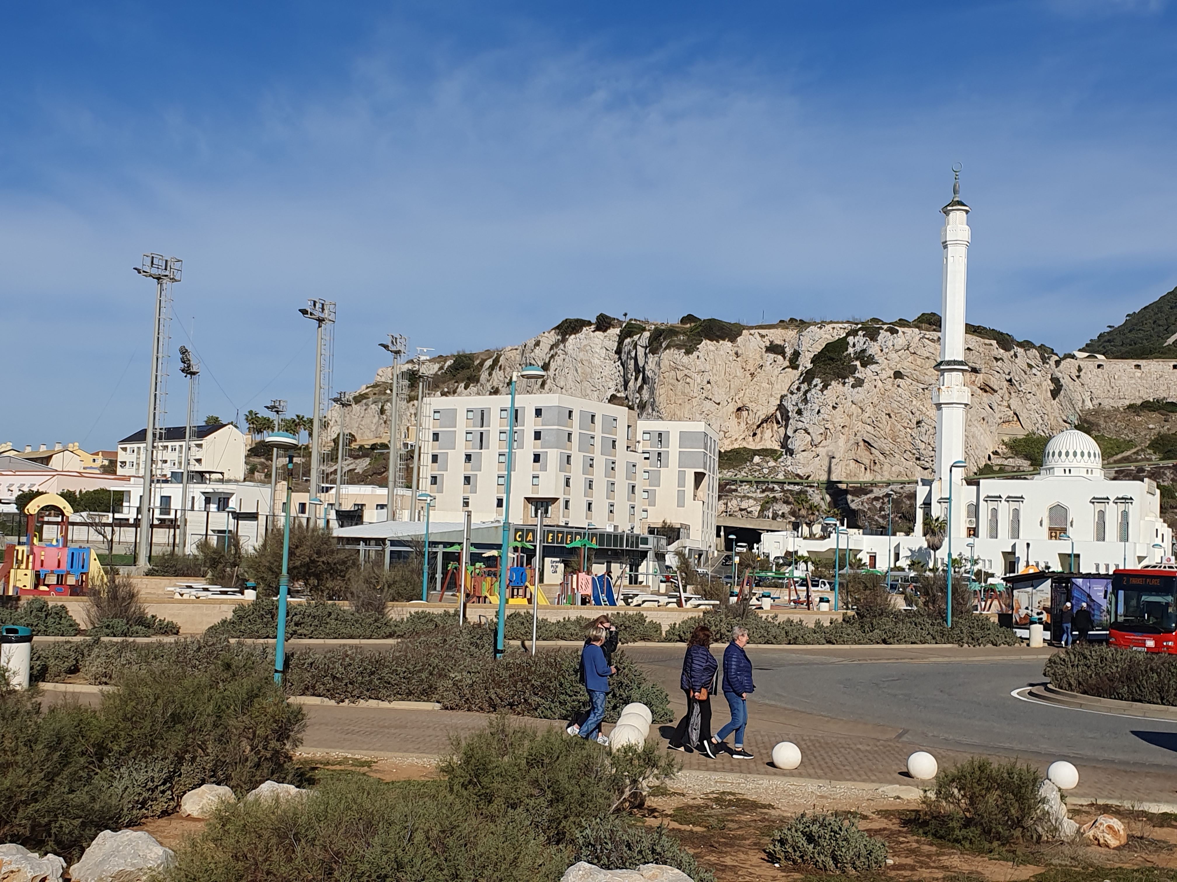 680.jpg (327117 bytes)