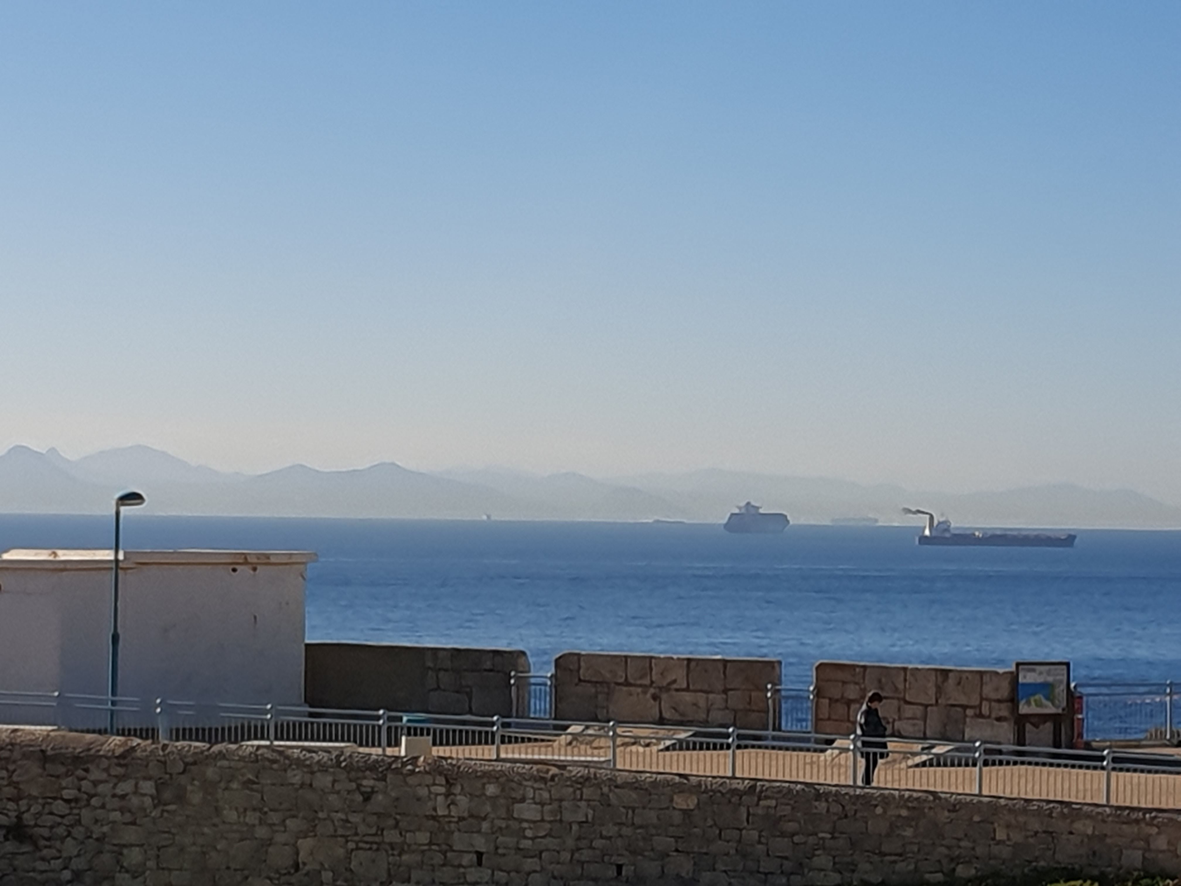 690.jpg (327117 bytes)